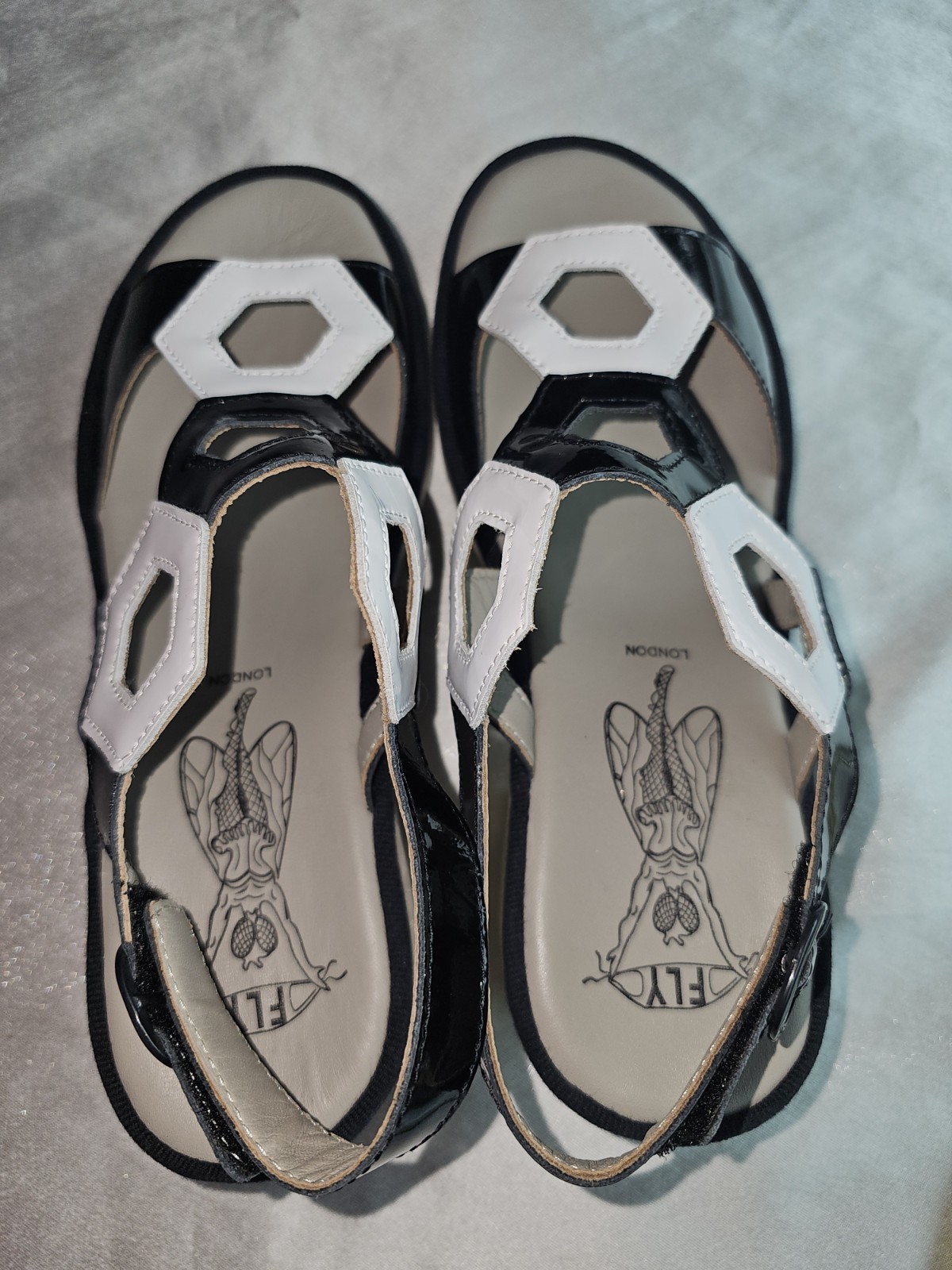 Fly London Tewa Strappy Platform Sandals Black/White Sz EU40/US9-9.5