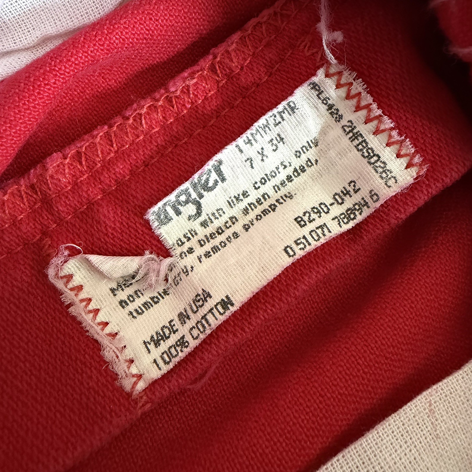 Vintage 80’s Wrangler Slim Straight Leg Red Jeans Women 7×34 Made in USA 14MWZMR