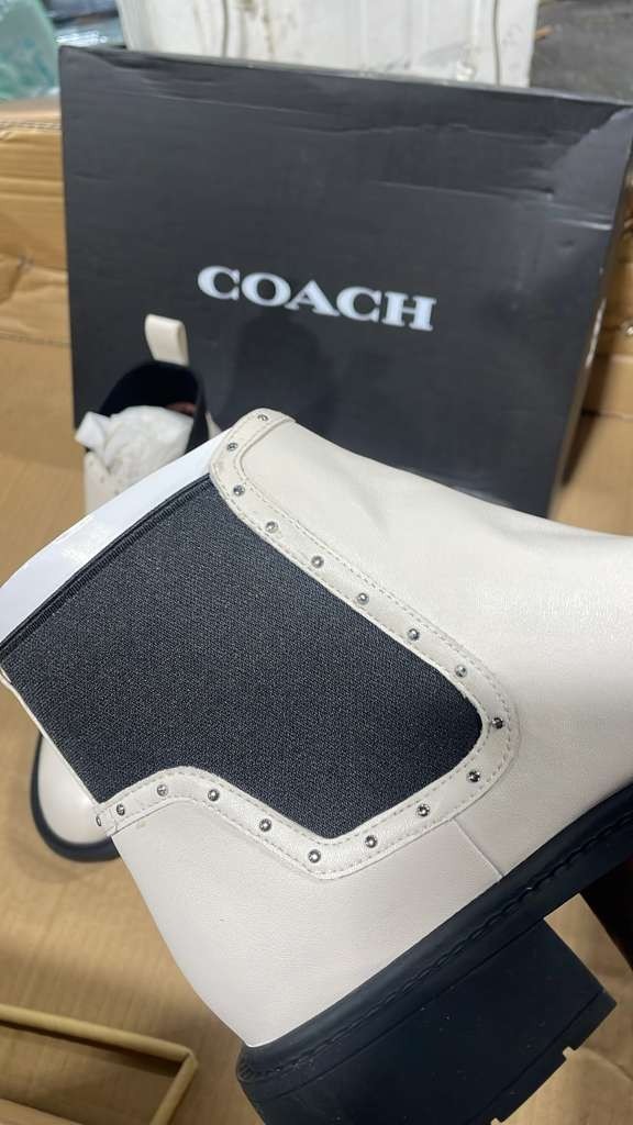 Coach C5773 Women’s Lory Bootie Shoe boots Size 8 B see pictures