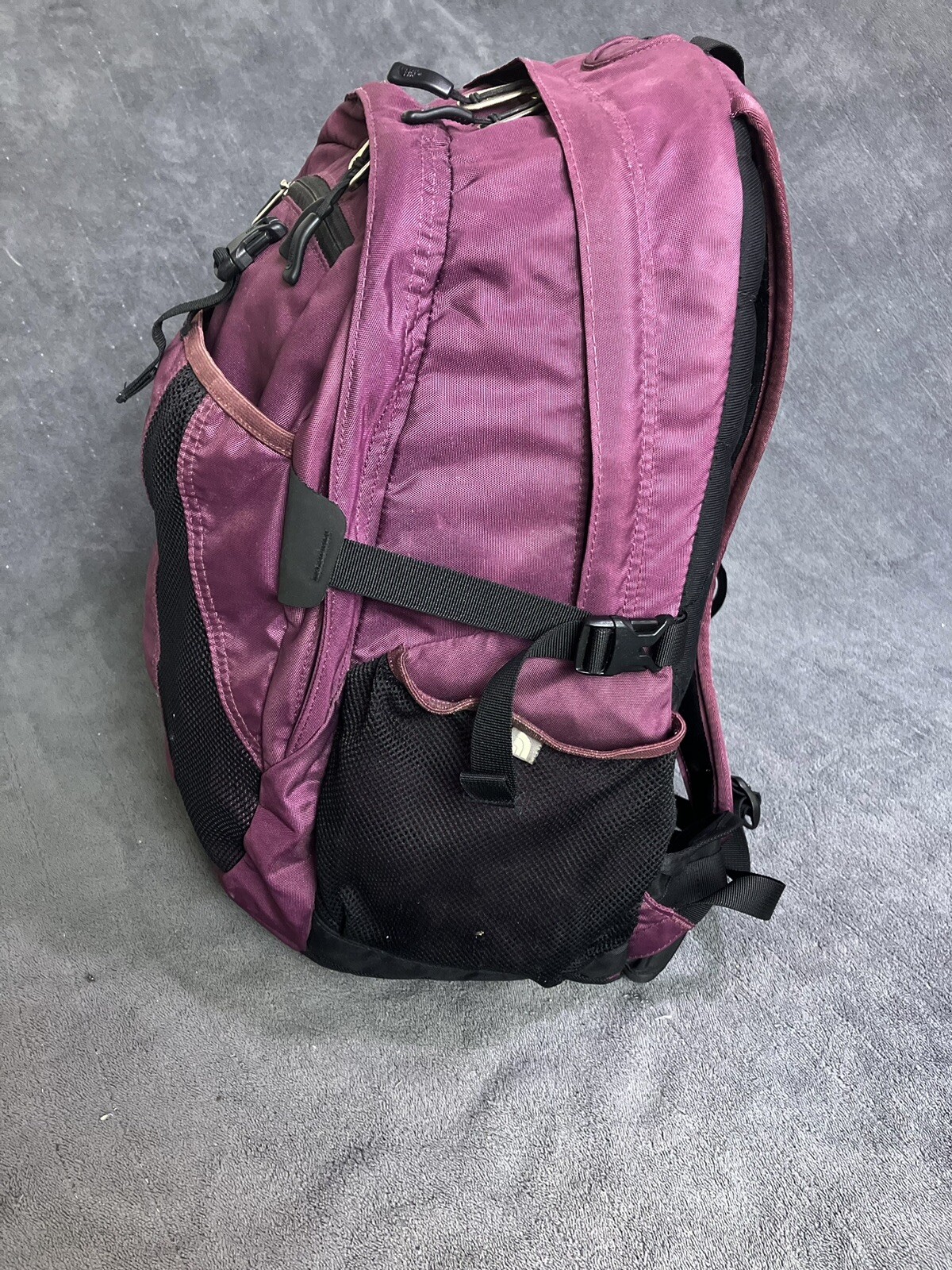 The North Face Recon Backpack Purple Laptop Hiking Day Bag Padded Back ISSUES