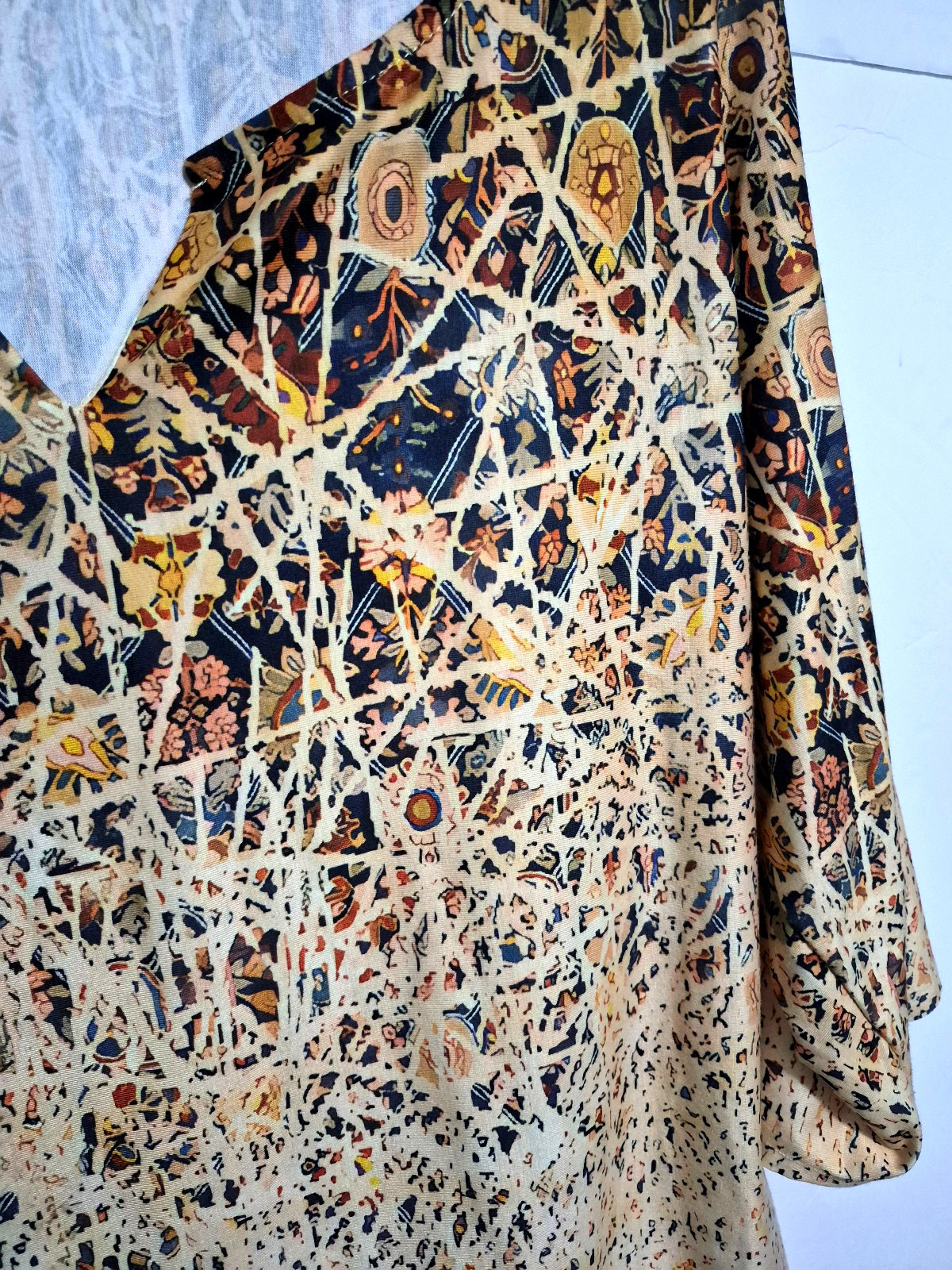 Womens Tunic Top 3/4 Sleeve 1X Gold Tan Orange Geometric Print V-neck Shirt NEW