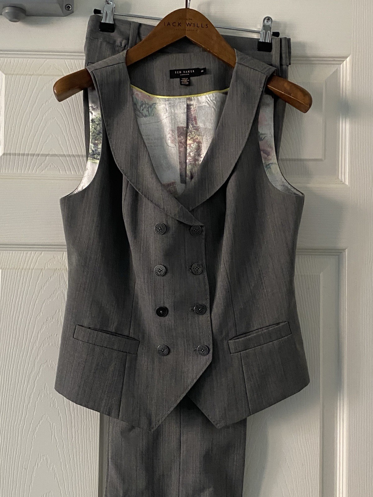 Ted Baker London Grey Herringbone wool rich 2-Piece Suit Lined Tailored Size 10