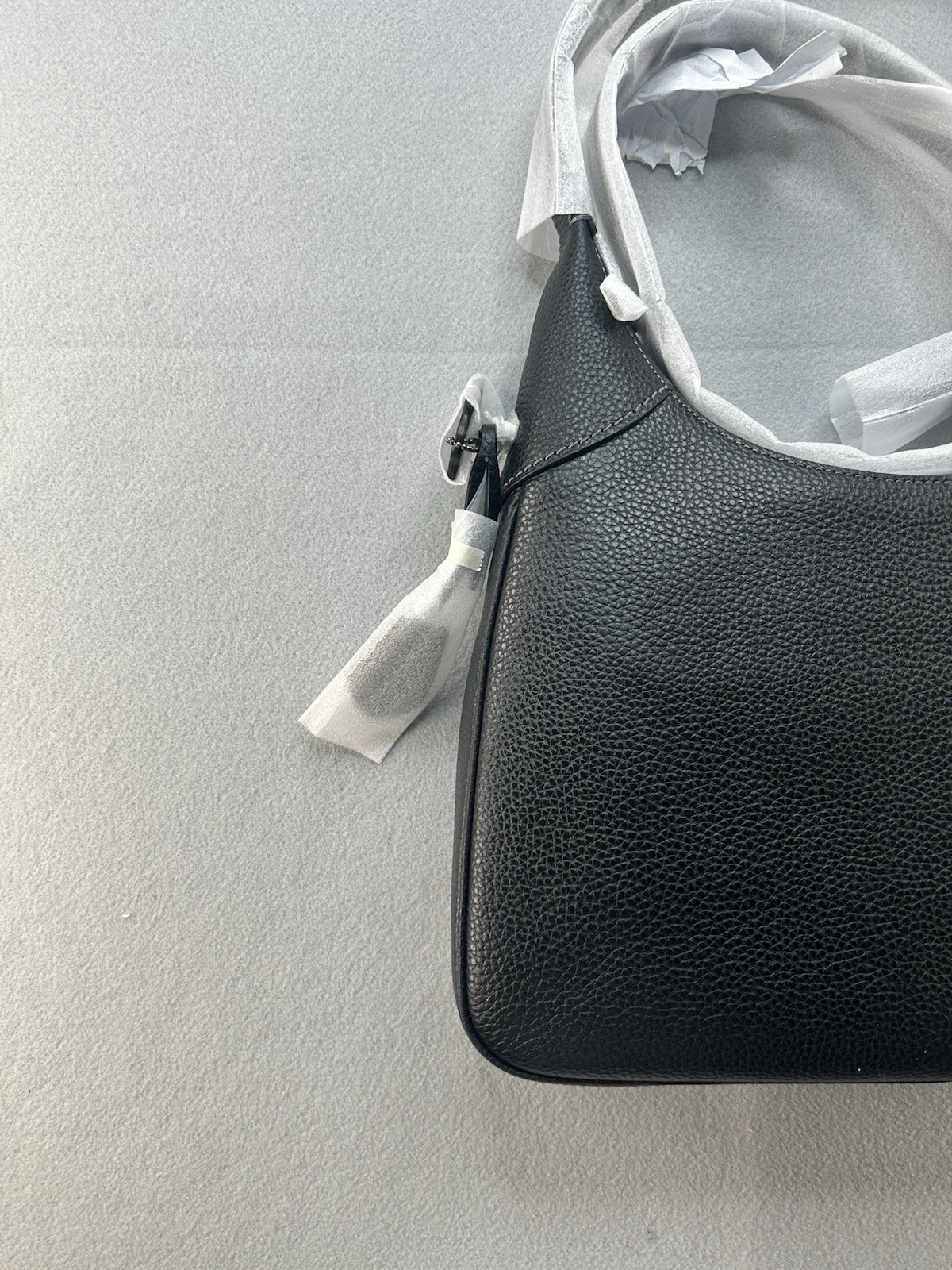 Coach Ella Hobo Bag Black Pebbled Leather NWT Model CCE47