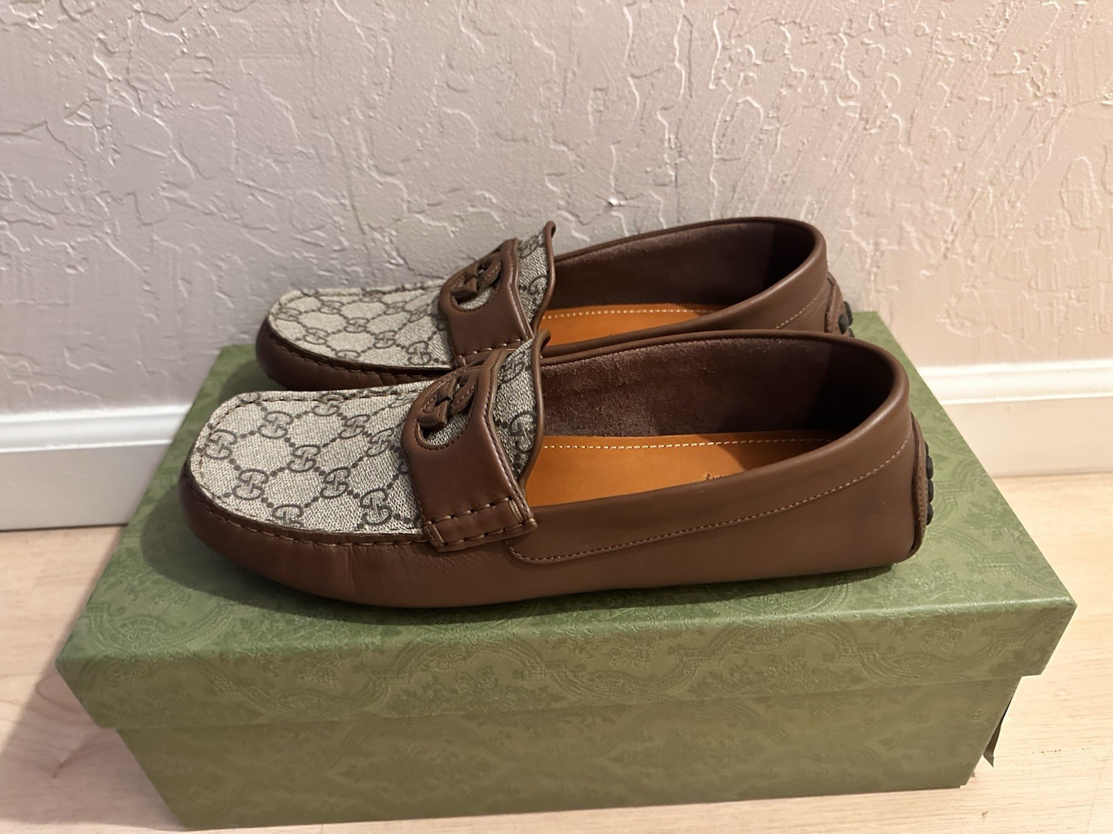 Gucci Men’s GG Logo Leather Slip-On Loafers Brown/Beige Square Toe US 8.5