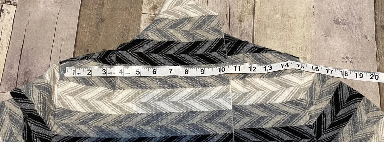 Adrienne Vittadini Tightly Woven Cardigan Sweater Med Gray Blue Beige Chevron