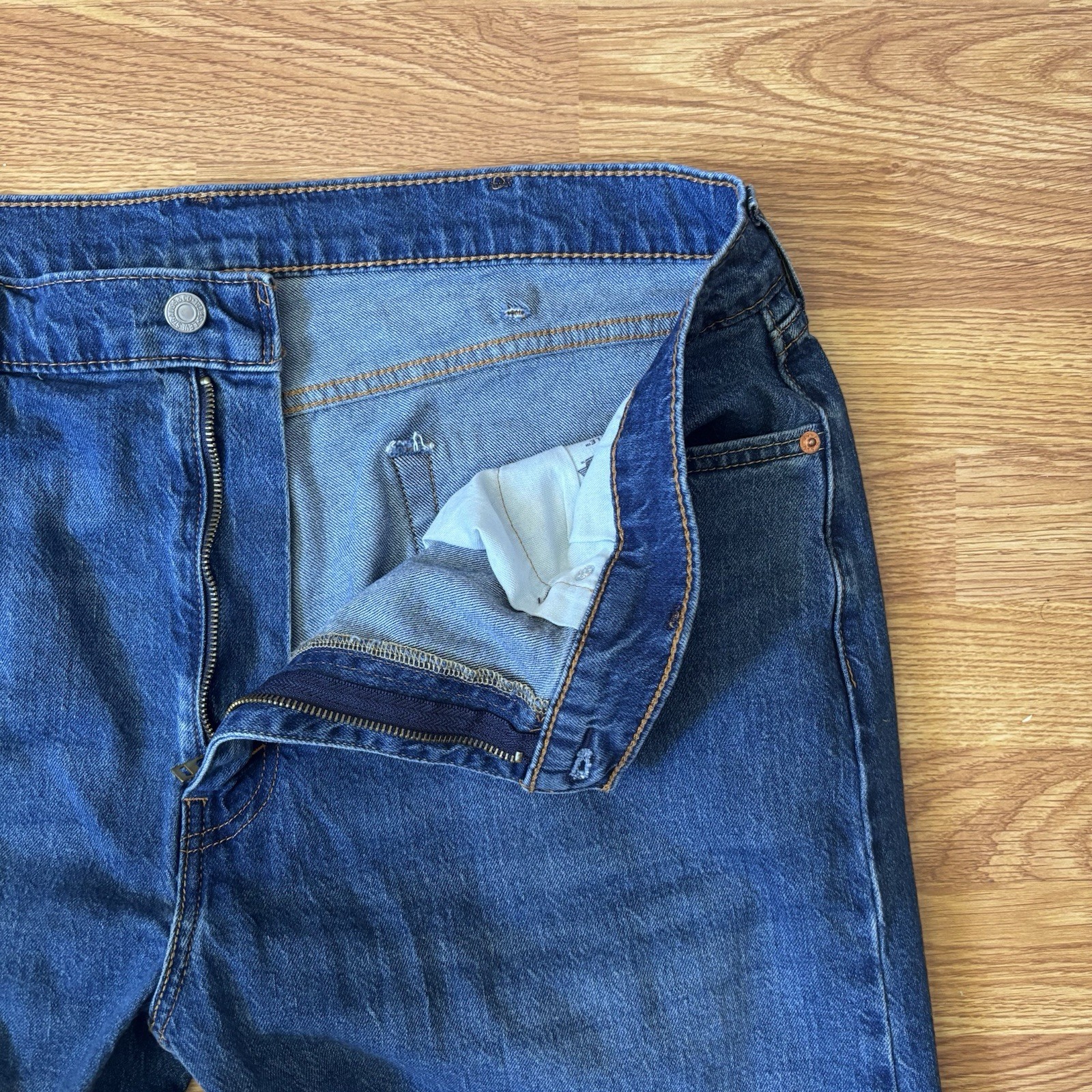 Levi’s 505 Jeans Mens 40×32 Blue Regular Fit Straight Leg Medium Wash Denim