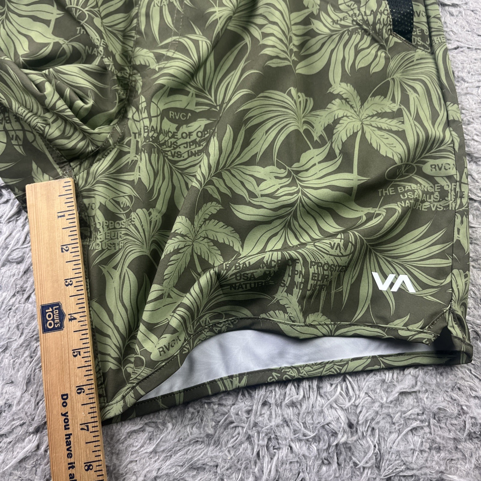 RVCA Kevin EW 17” Hybrid Shorts Green Floral Print Mens Size Large NWT