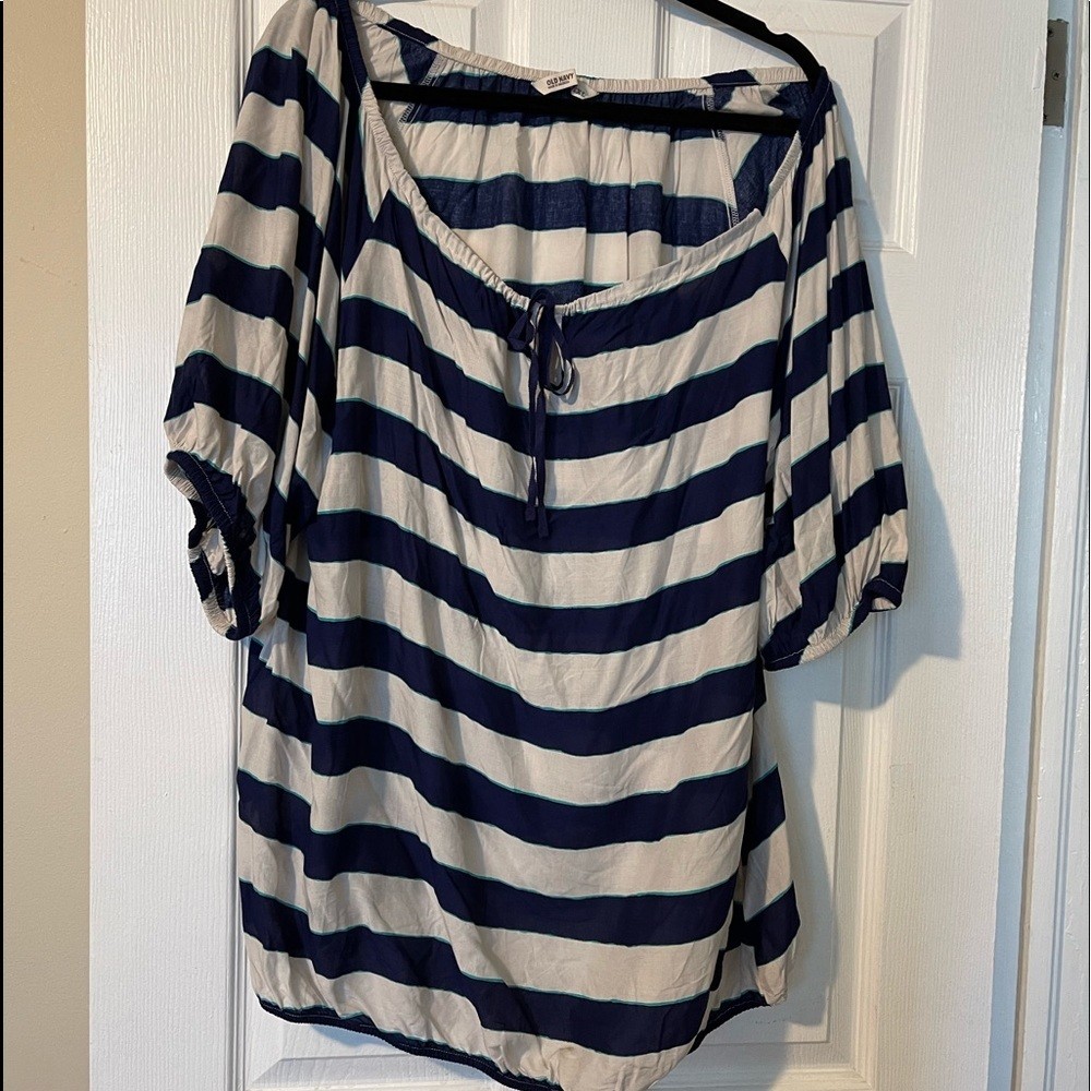 NWT- Old Navy – Stripped Blue & White Top – XXL