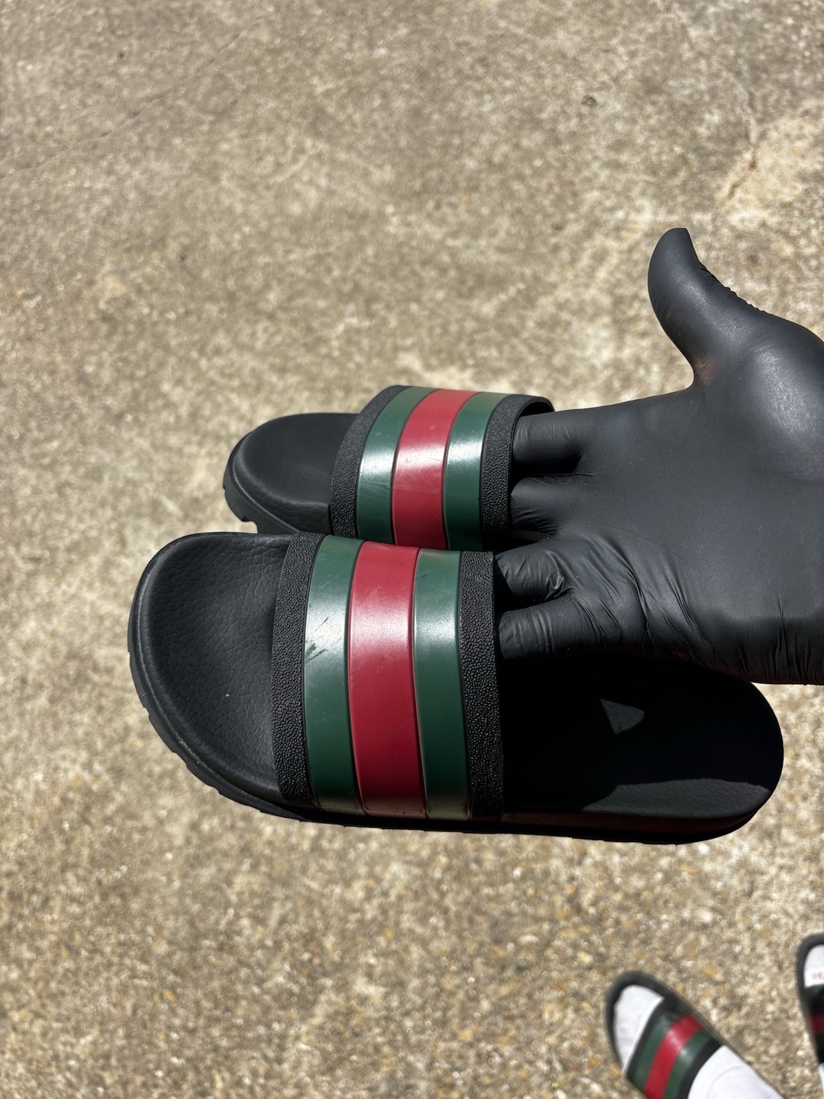 Gucci Men’s Black Slide Sandals Red/Green Web Stripe Logo Accent US 9