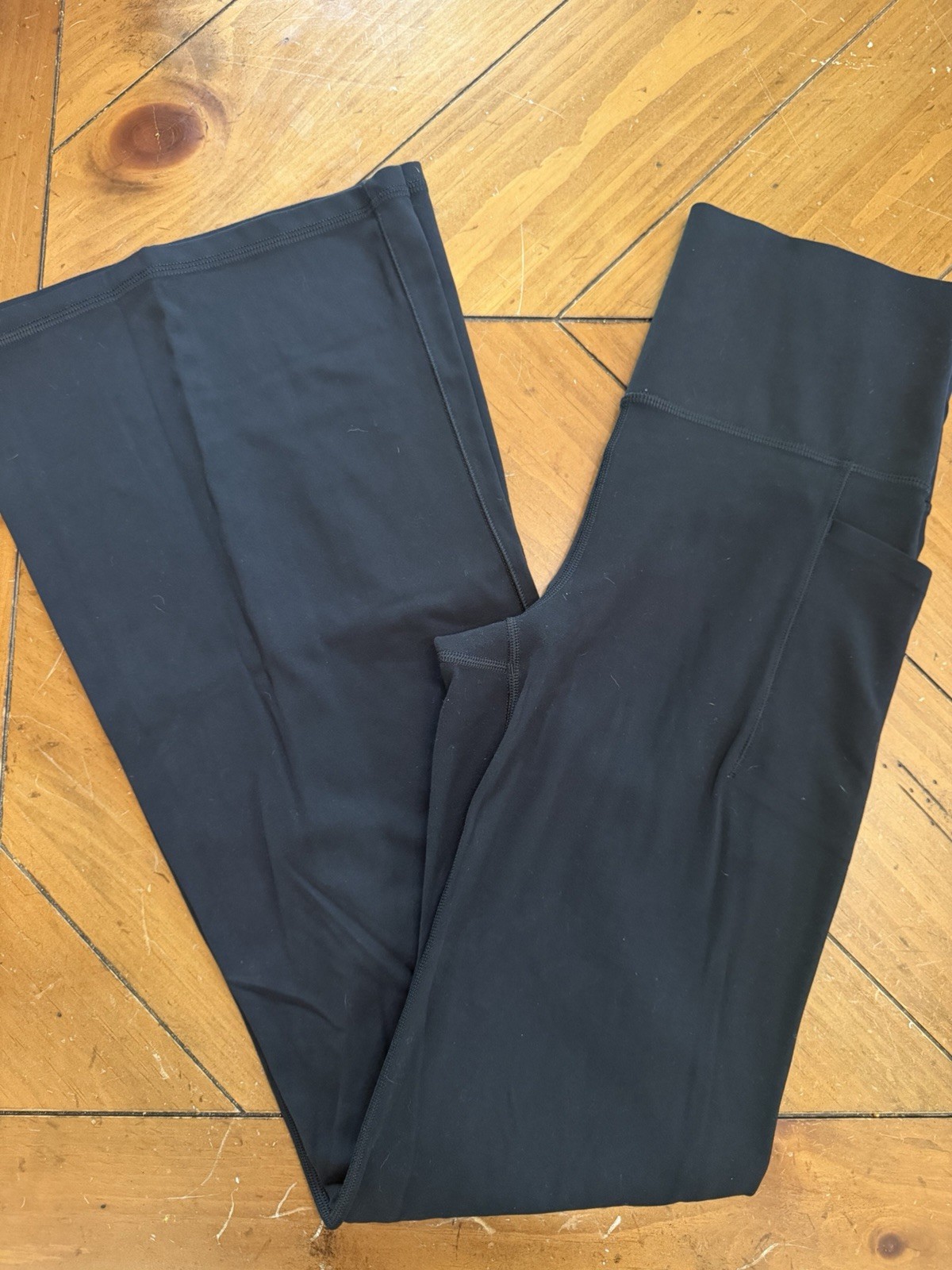 Athleta 2-Piece Yoga Set Mesh Crew Top & Salutation Stash Flare Pants S