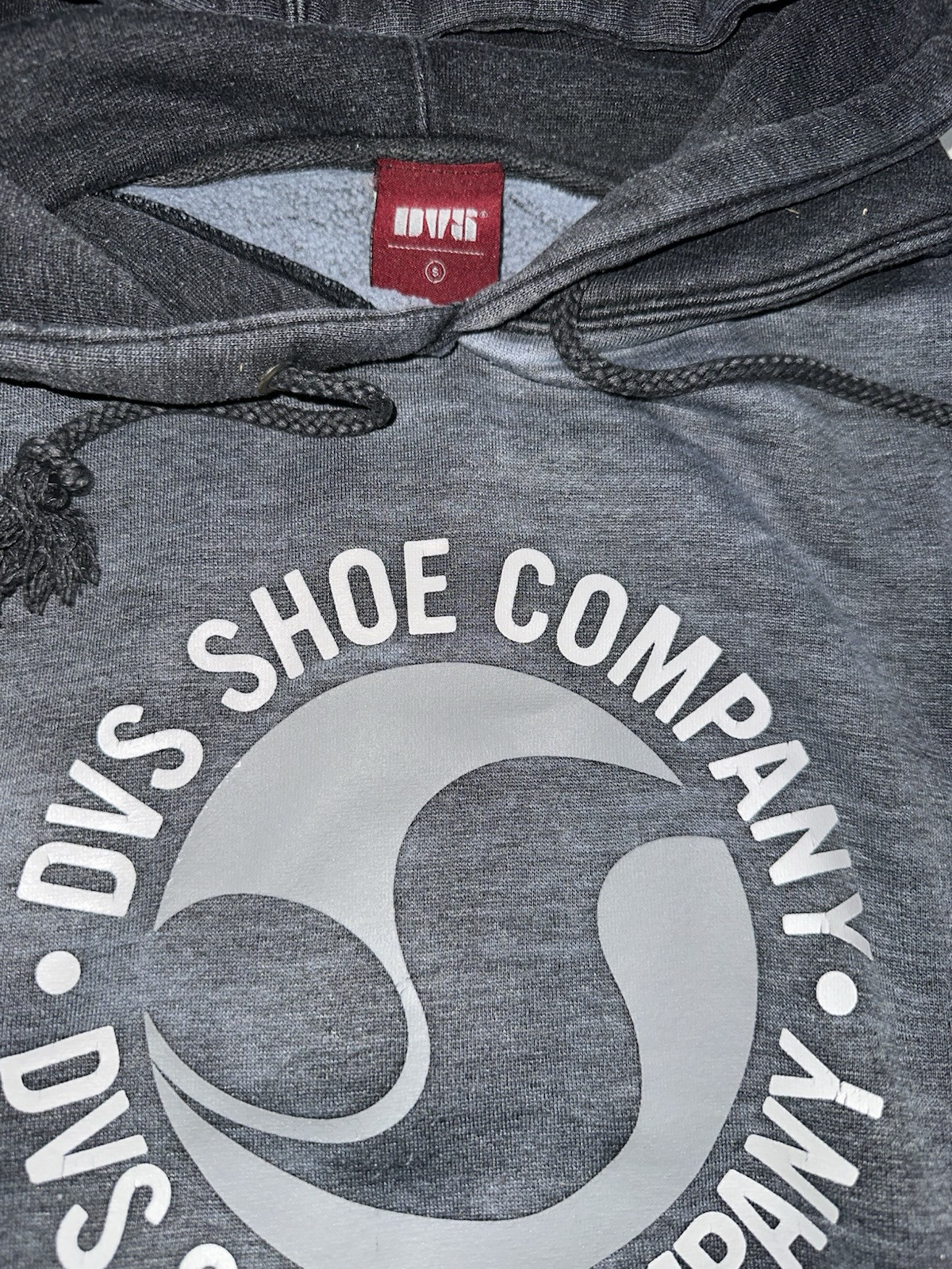 Vintage DVS Skateboard Shoe Company Pullover Hoodie Sweatshirt Mens Small
