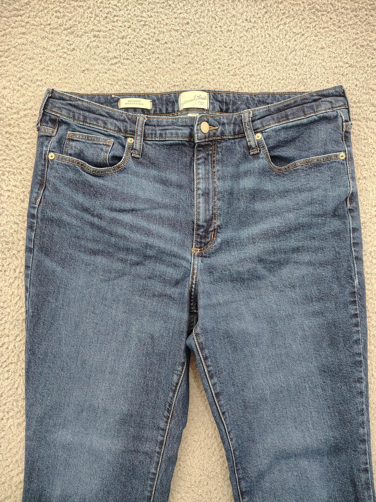 Universal Thread Jeans Womens 18 34R Blue Ankle Bootcut Raw Hem Stretch Denim
