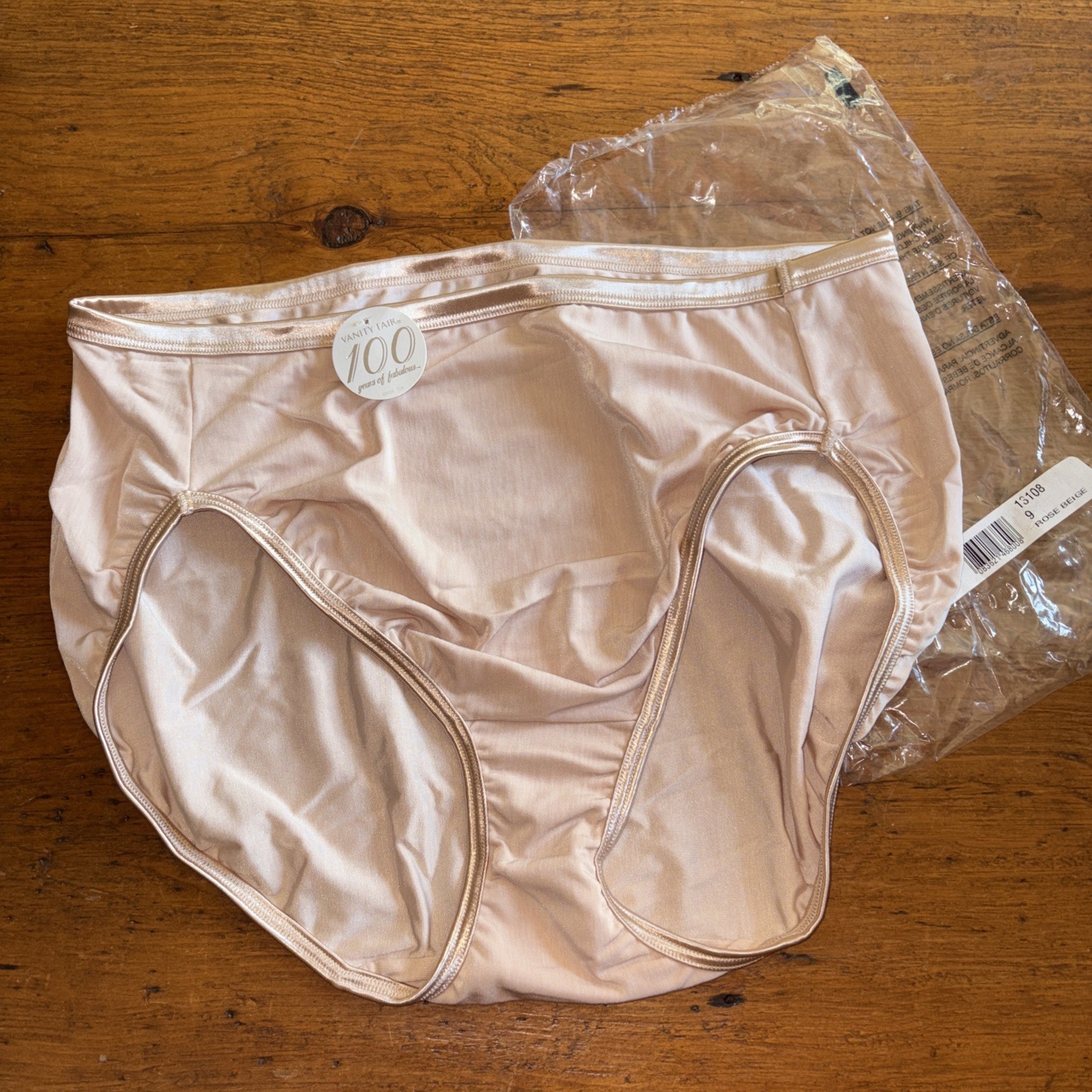 NWT Lot of 2 Vanity Fair Illumination Brief HI-CUT ROSE BEIGE 13108 Size 9