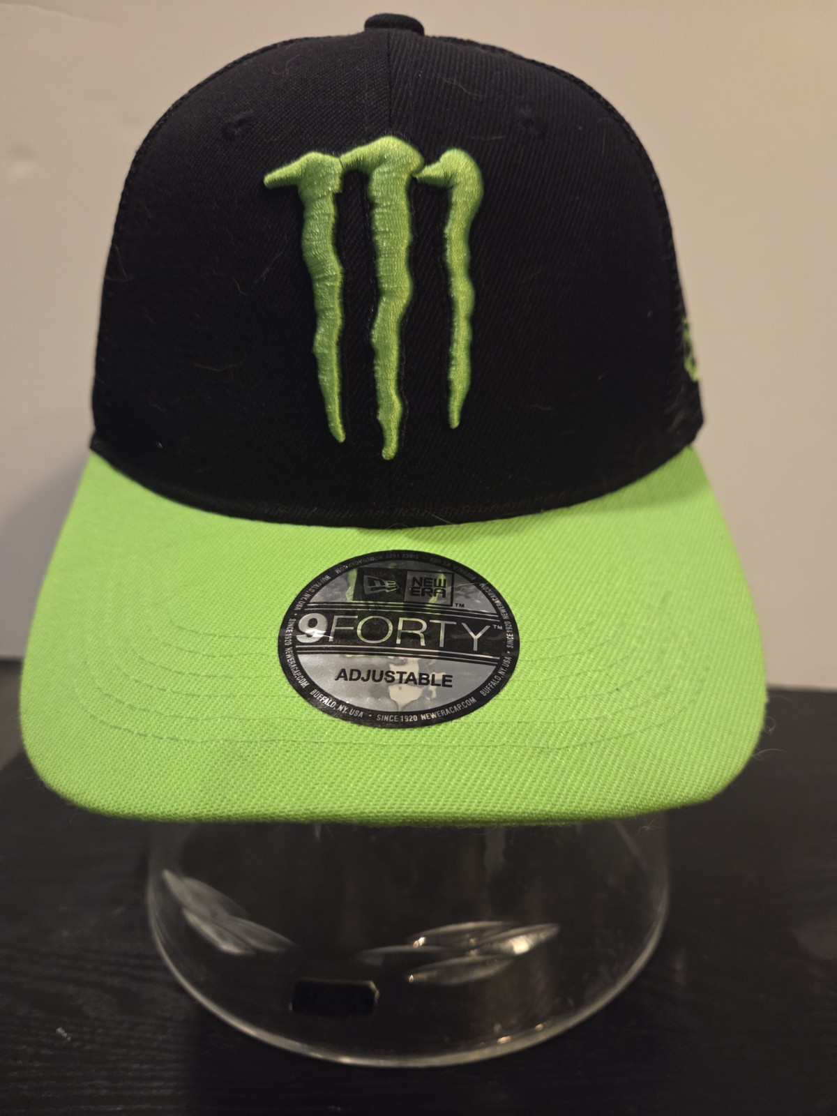 MONSTER ENERGY LIME GREEN & BLACK NEW ERA ADJUSTABLE BASEBALL HAT. NEW