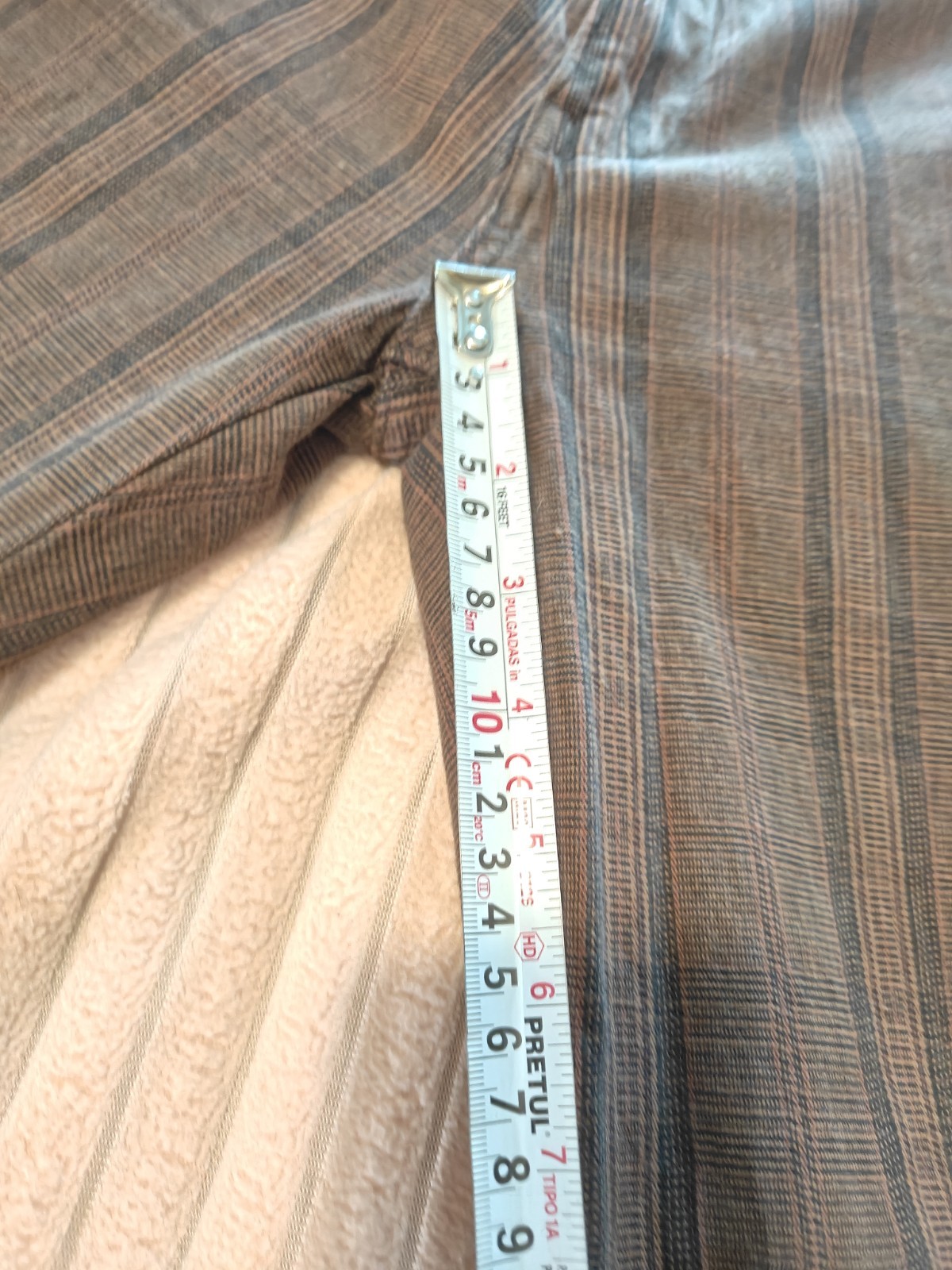 Mens Brown Plaid Patterned Levi’s Tapered Chinos EUC. Discontinued!! 32×34