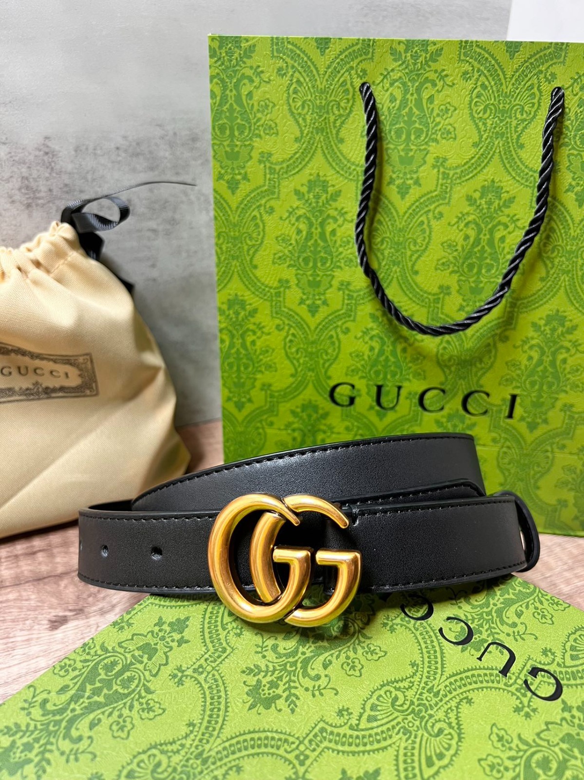GUCCI BELT BLACK LEATHER 100% AUTHETNIC GOLD BUCKLE M SIZE WOMEN’S CLASSIC ITALY