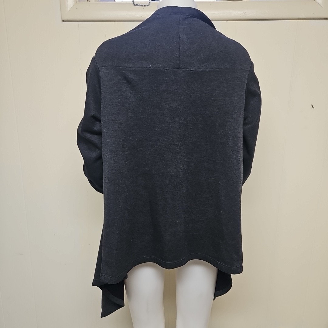 Arc’teryx Nyara Wrap Sweater Womens M Gray Open Front Cardigan Cape Jacket