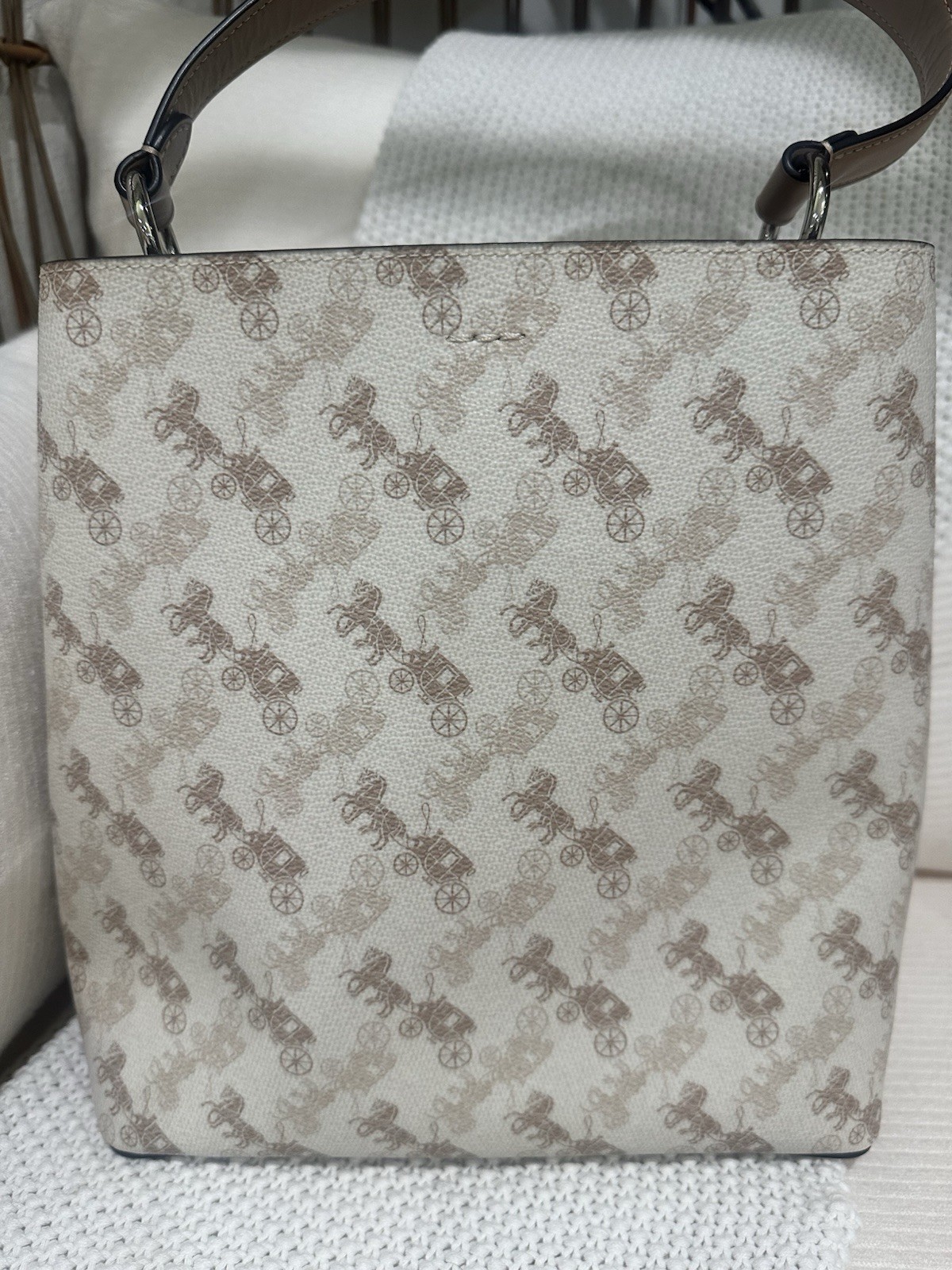Pristine Coach Town Bucket Bag – Iconic Horse & Carriage Print 🐎