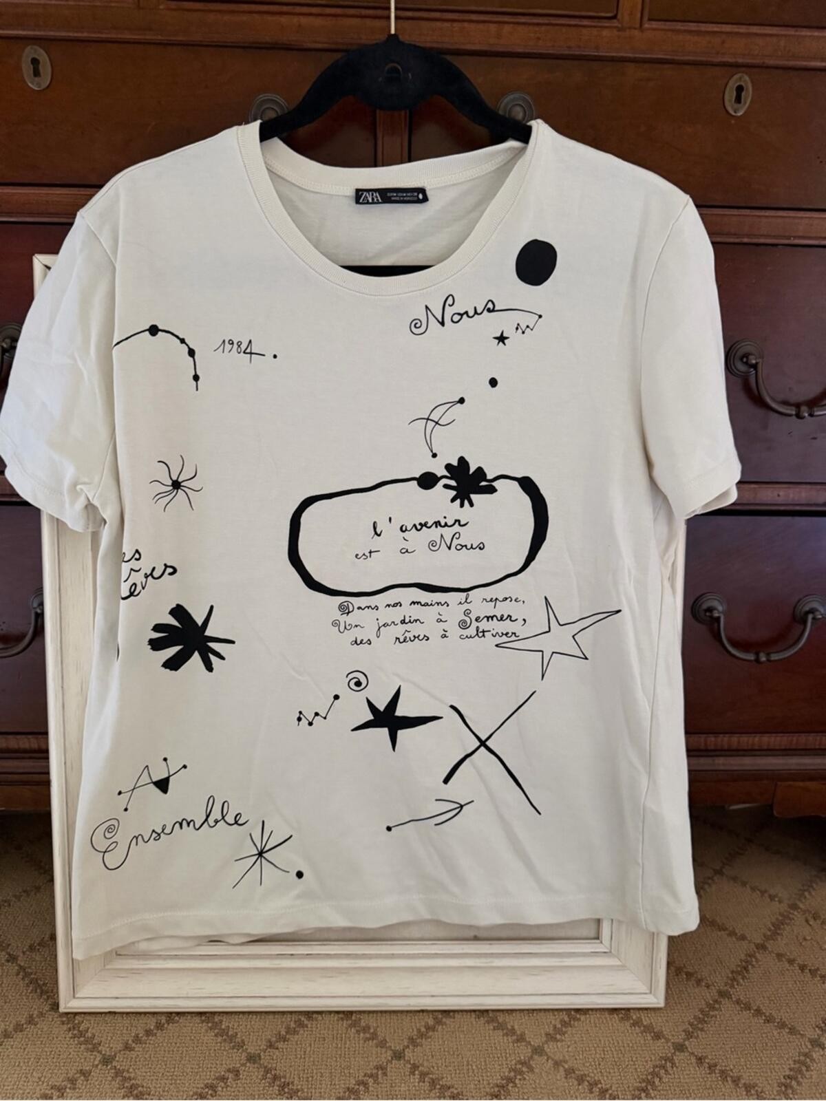 Zara Cream midnight graphic print short sleeved t-shirt NWOT L