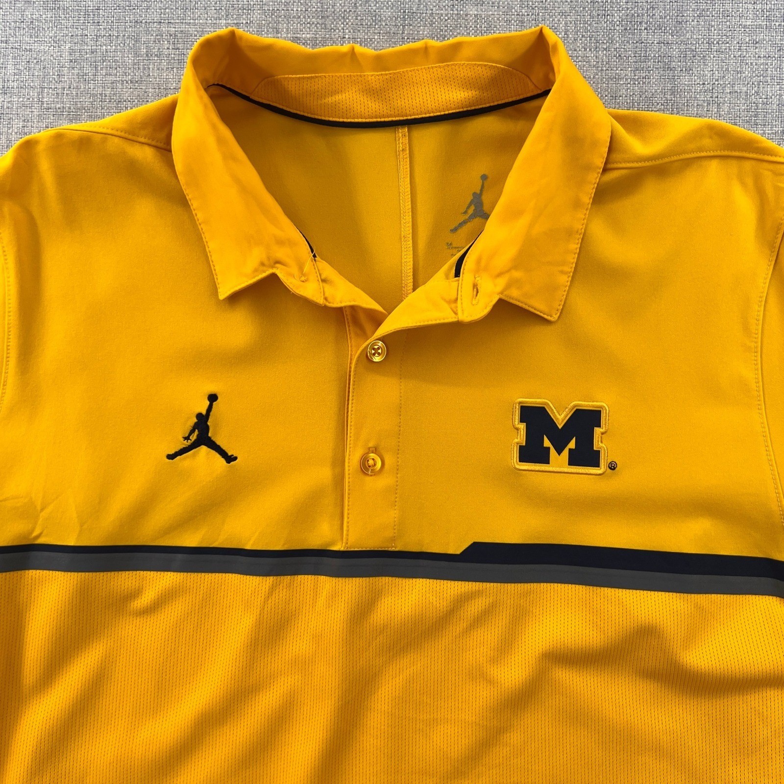 Nike Air Jordan Michigan Wolverines Polo Shirt Men Medium Yellow Dri Fit Sporty