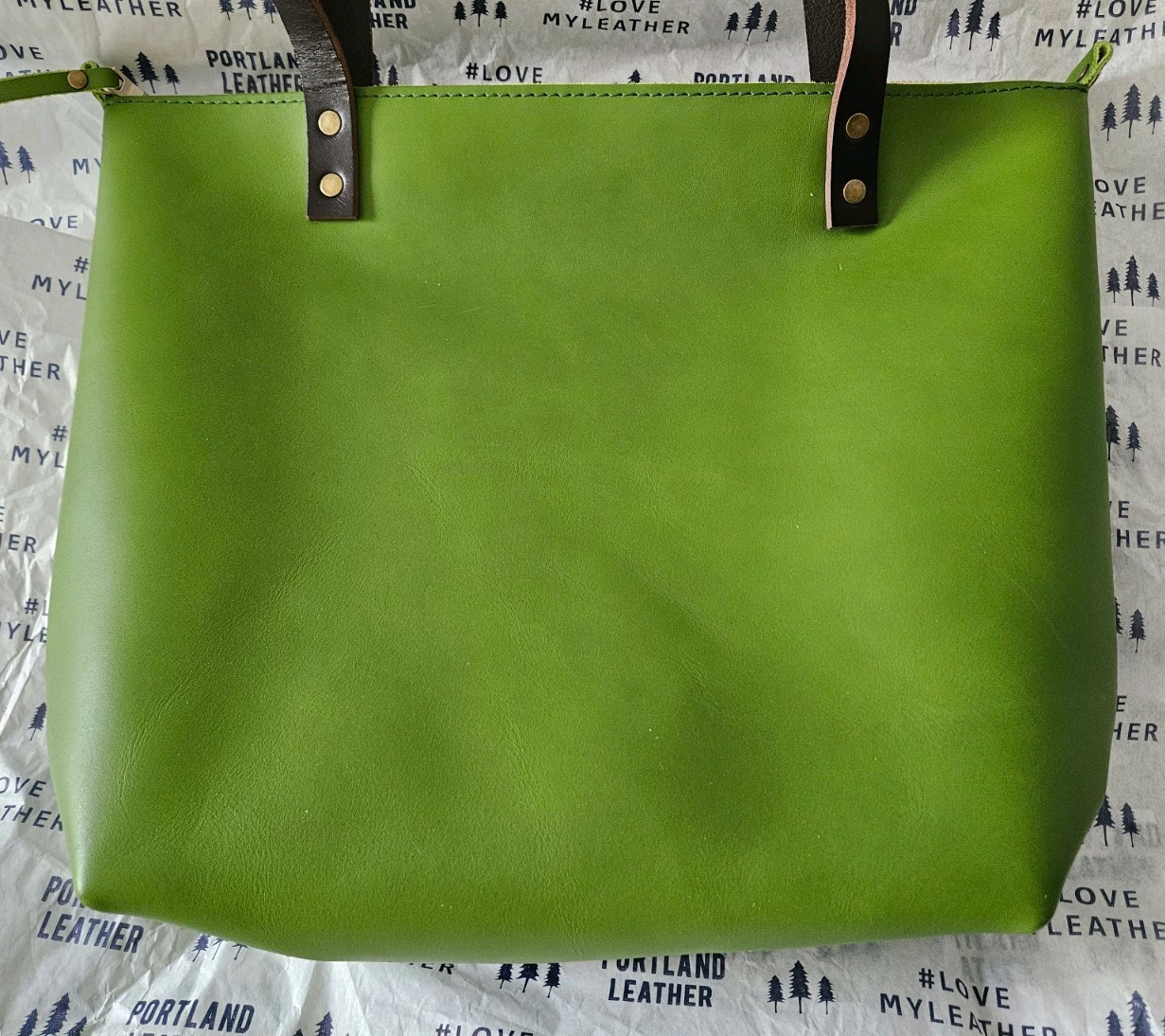 NEW Portland Leather Goods PLG Medium Zipper Tote Bag – Green Apple
