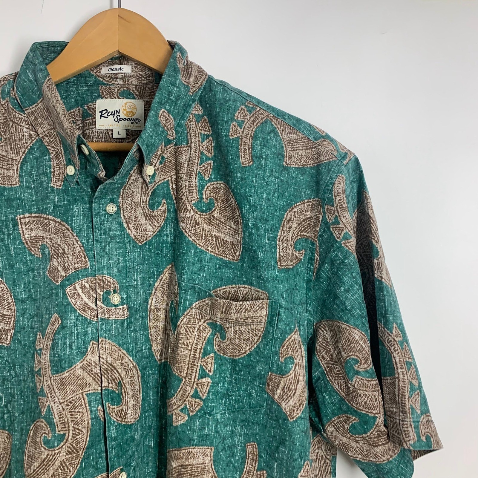 Reyn Spooner Limited Issue Men’s Classic Tribal Warrior Hook Button Down Shirt L