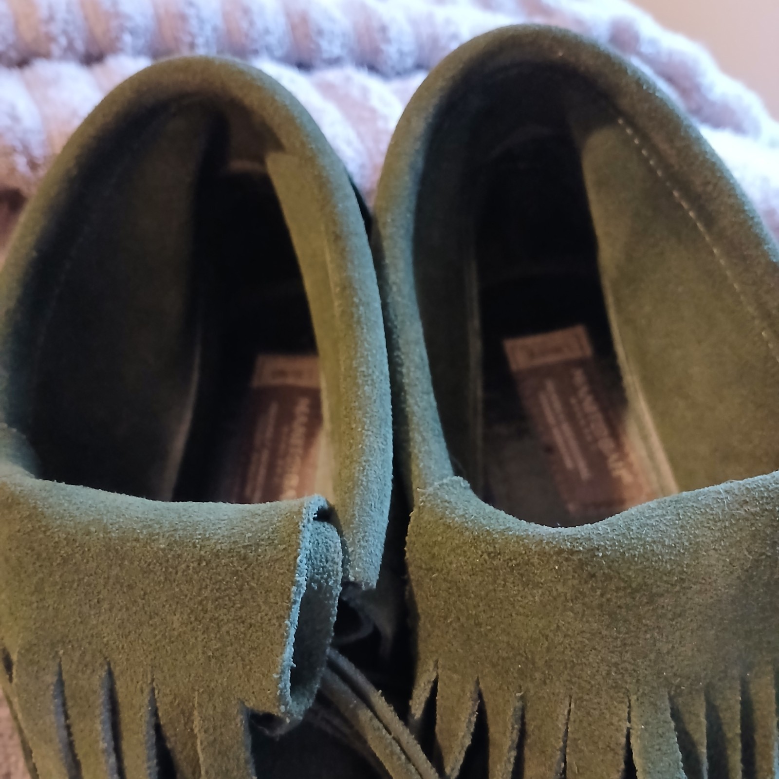 Manitobah Mukluks Olive Beaded Fringe Suede Moccasin Boots Vibram Sole Womens 10