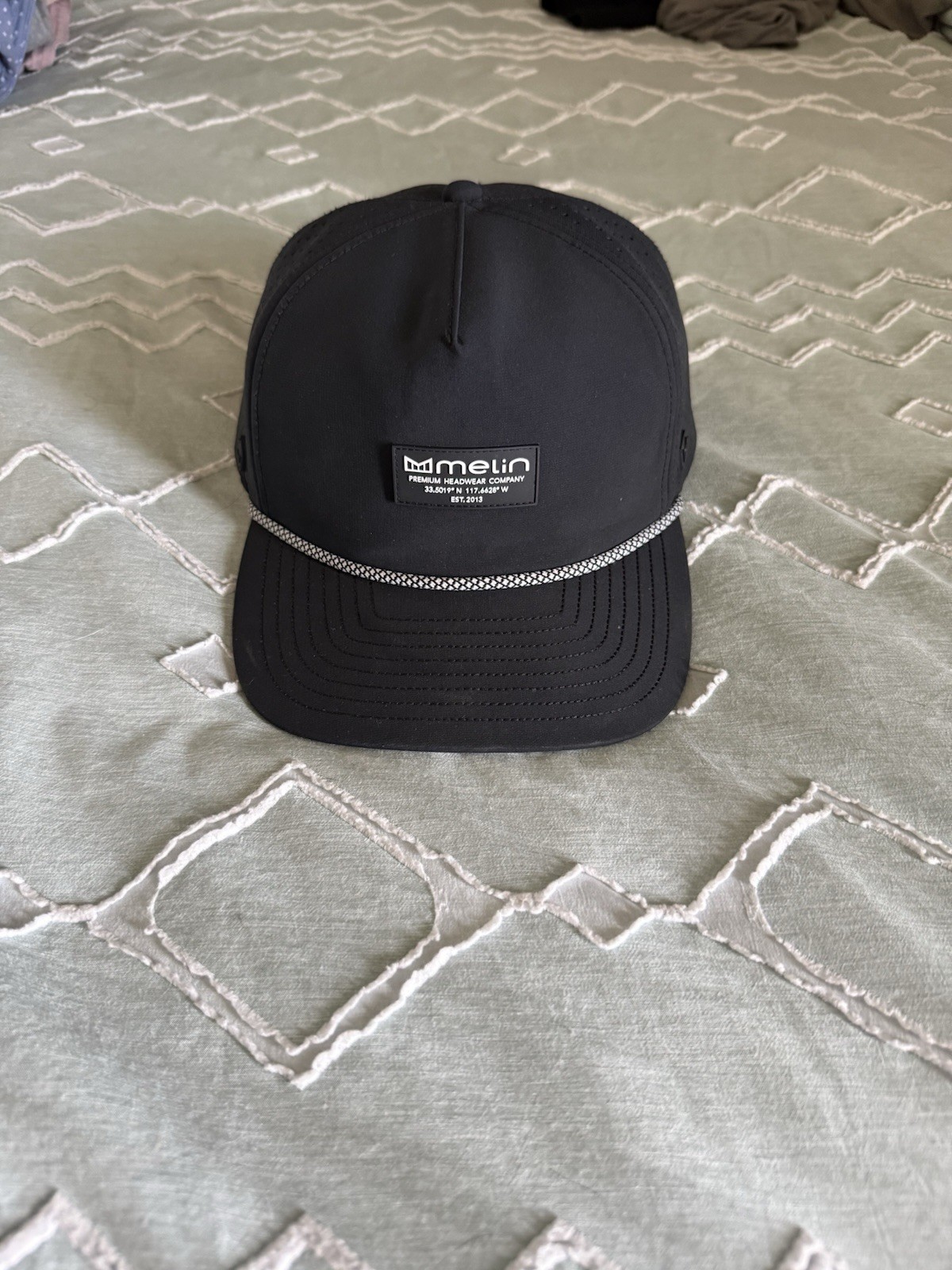 Melin Coronado Hydro Black Snapback Rope Hat XL Adjustable Breathable