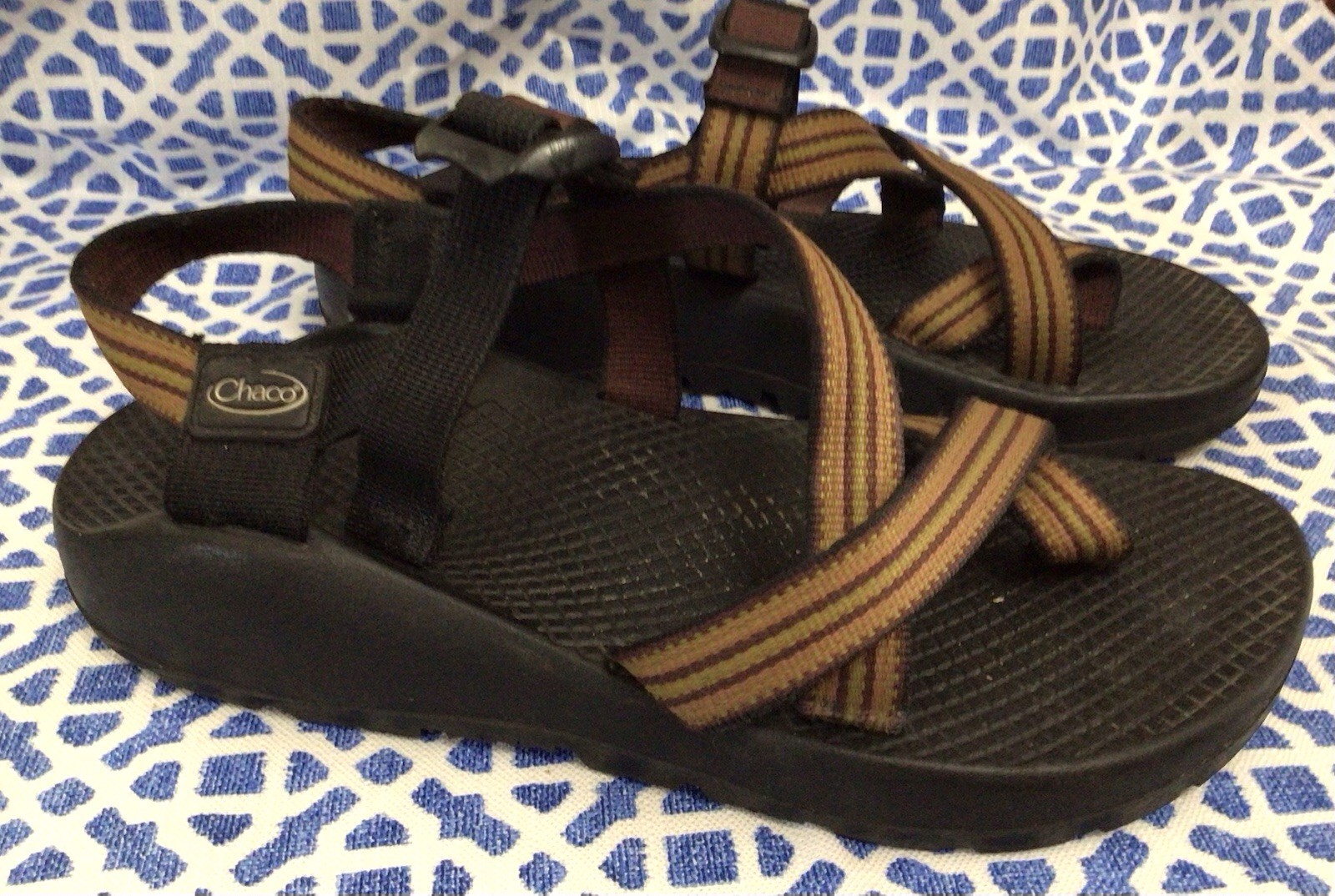 Chaco Toe Loop Women’s Sandals Stripe. 10.25” Sole=7 Or 7.5 Size No Tag +++nice
