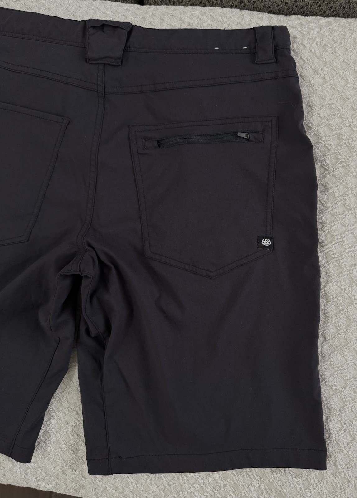686 Everywhere Hybrid Short Relaxed Fit Size 34 Navy Blue 11” Inseam 10 Pockets