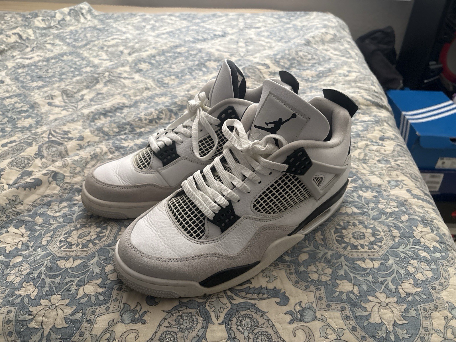 Jordan Air Jordan 4 Mid White/Black Leather Basketball Sneaker US 10 408452-110