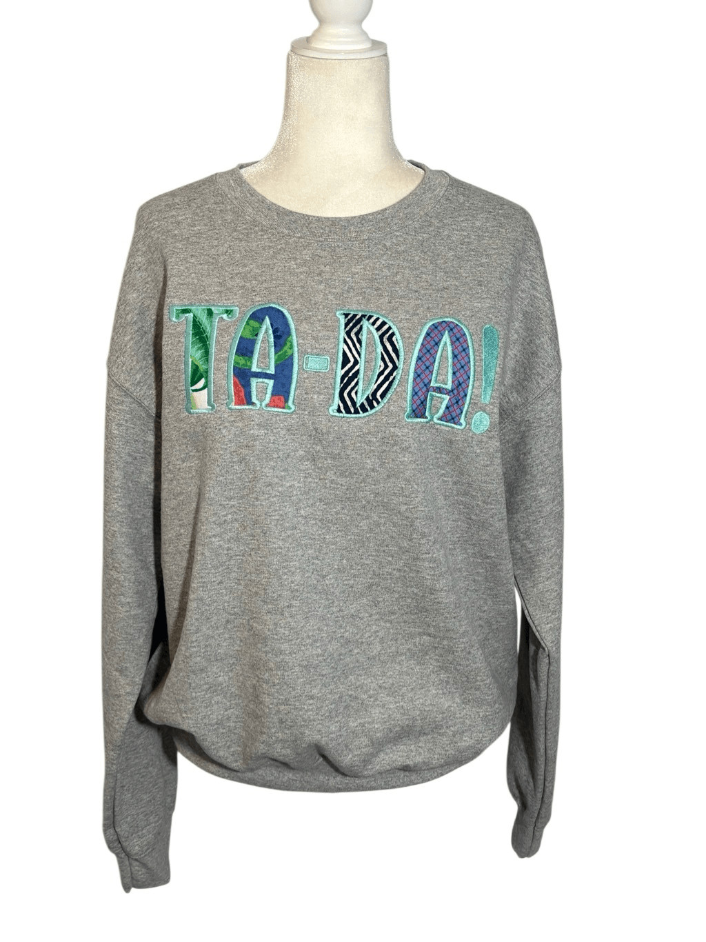 NWOT custom applique TA-DA!” Gray crewneck sweatshirt – M/L