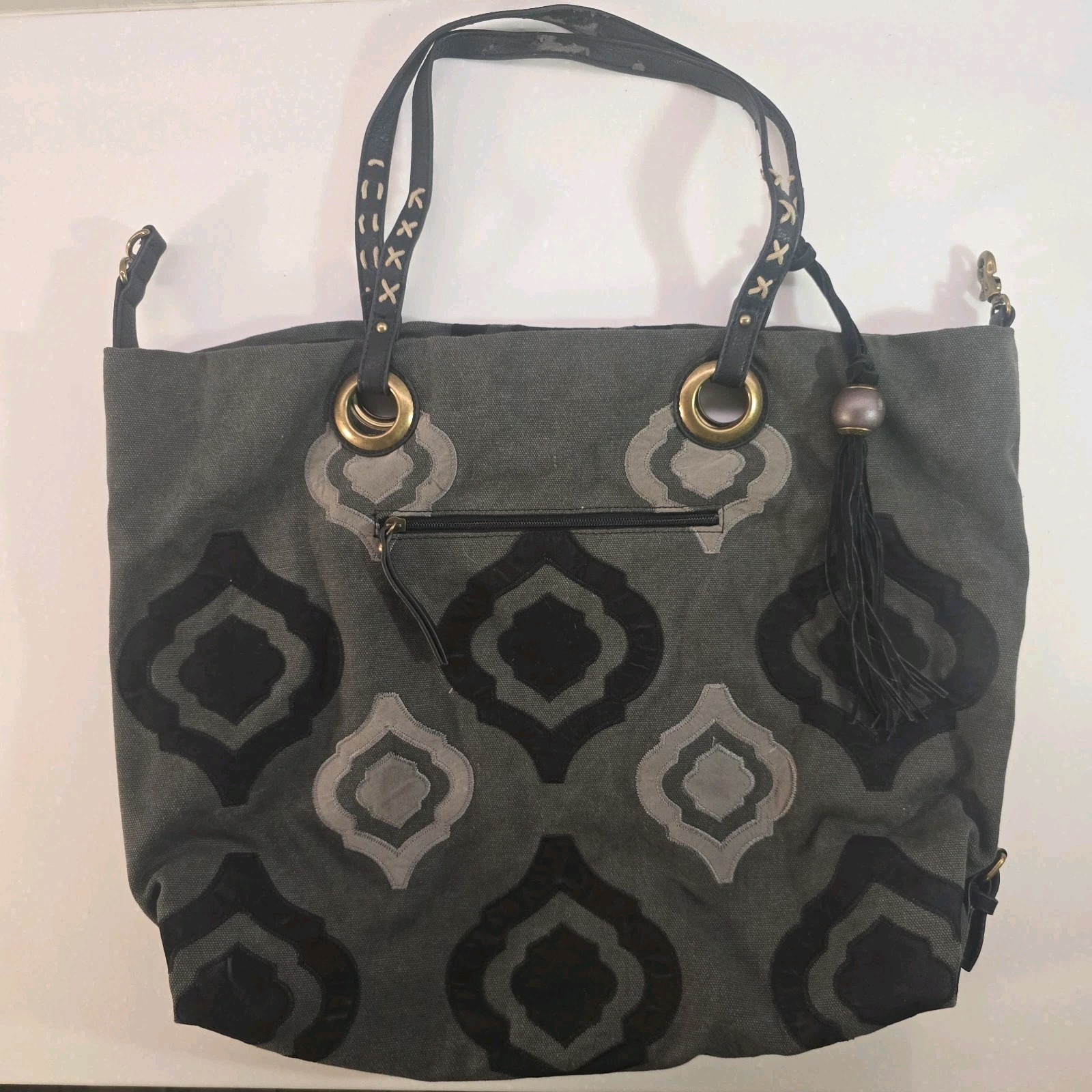 Lucky Brand Kismet Gray And Black Shoulder Bag – Used