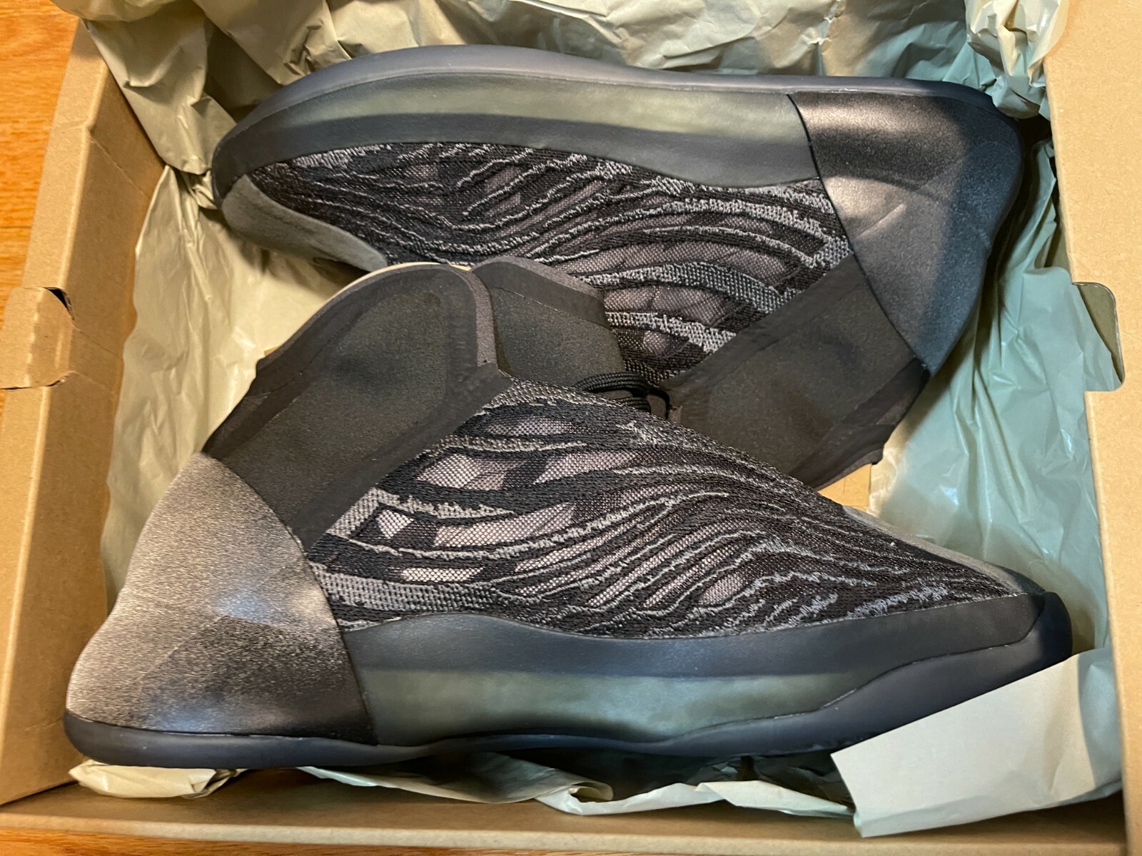 Adidas Yeezy QNTM Onyx – GX1317 – Black – Size 8.5 – NEW