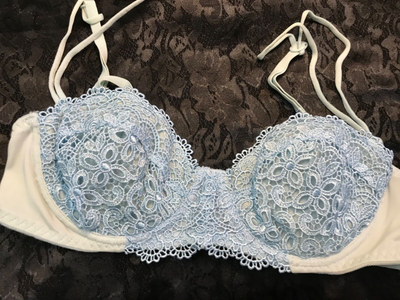 Bra Unbrandedd Size us 34b it2b eu75b underwired unpaded blue white