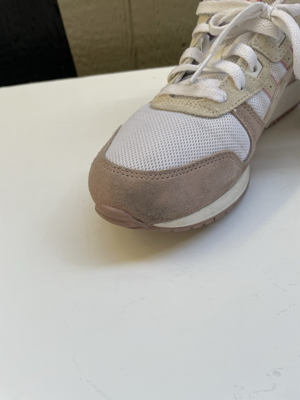 ASICS Lyte Classic Beige Cream Tan Mesh Suede Sporty Sneakers Womens Size 8
