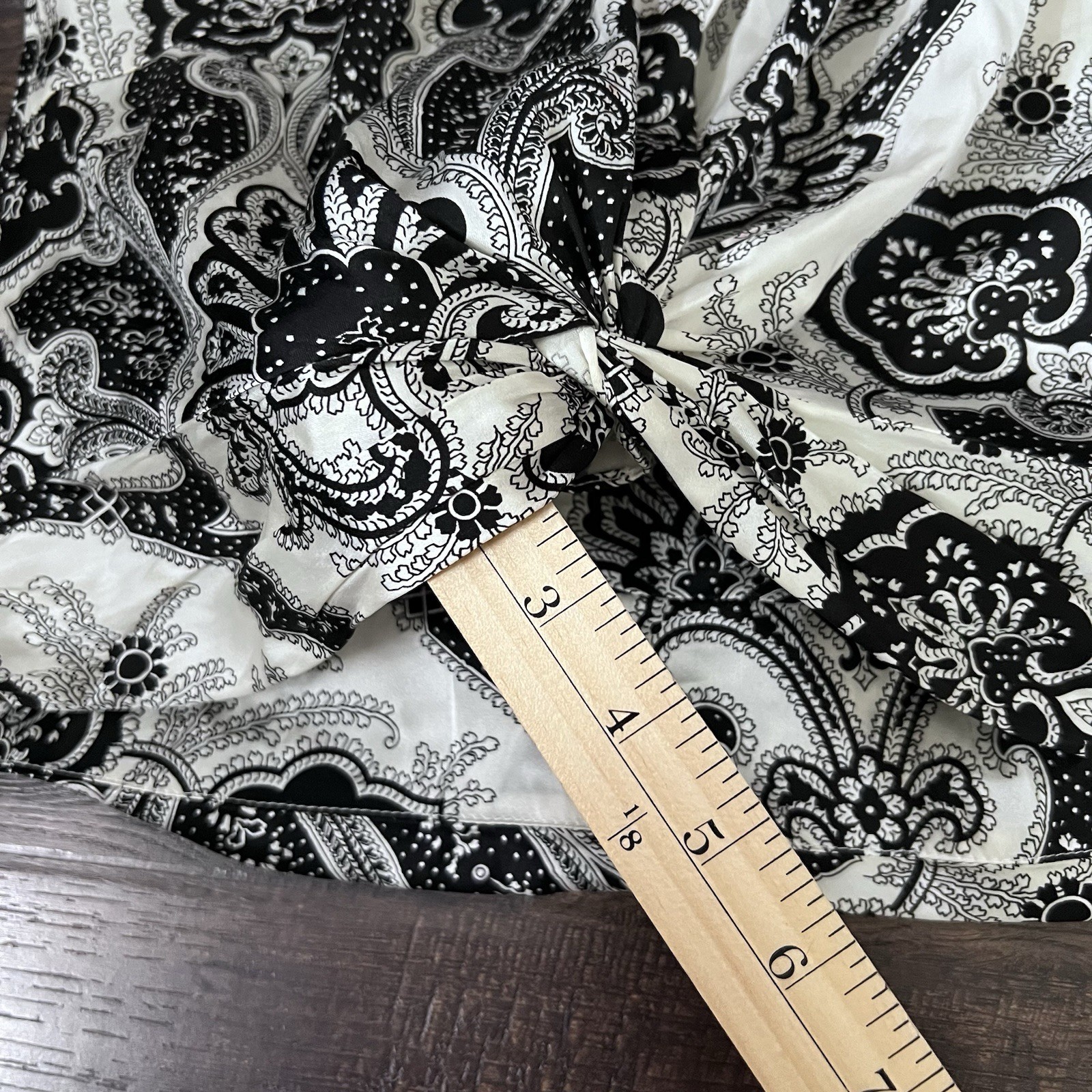 Caroline Constas Size Small Blouse Silk Cropped Tank Black white All Over Print