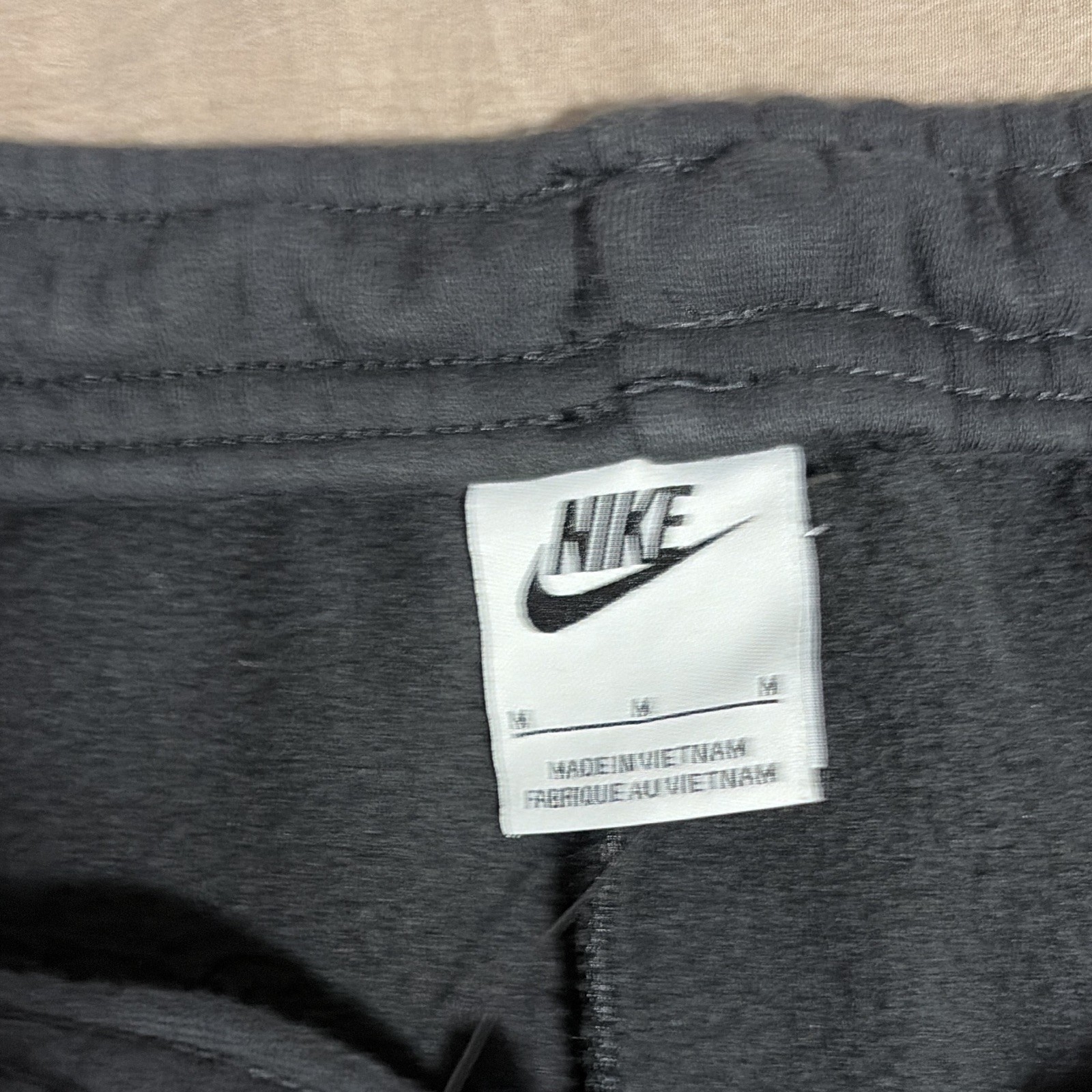 Nike Men’s Black Sweatpants M Regular Wide Leg Cargo Pockets Drawstring