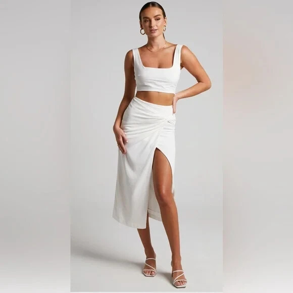 Showpo Women’s White Crop Top – Cotton / Viscose / Linen Blend Size 16 – NWT