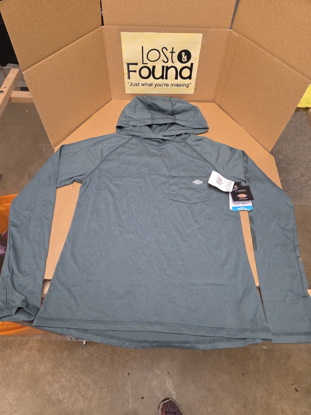 NWT Dickies Cooling Temp-IQ Performance Workwear Hooded Sun Shirt Medium Green