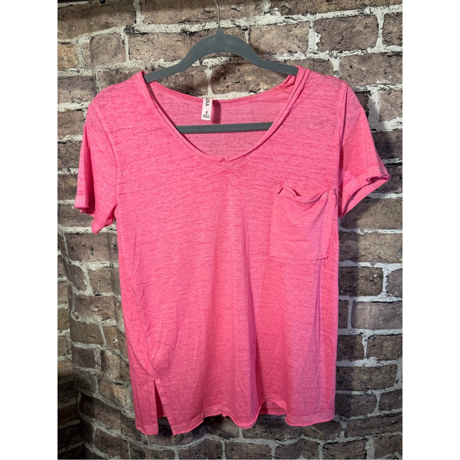 Zenana Outfitters Hot Pink V-Neck Pocket Tee