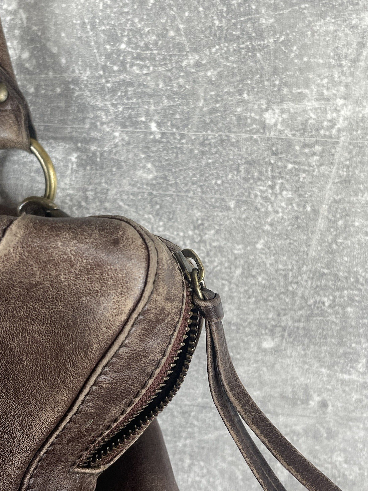 Vintge avant garde artisan italian faded leather brown tote bag