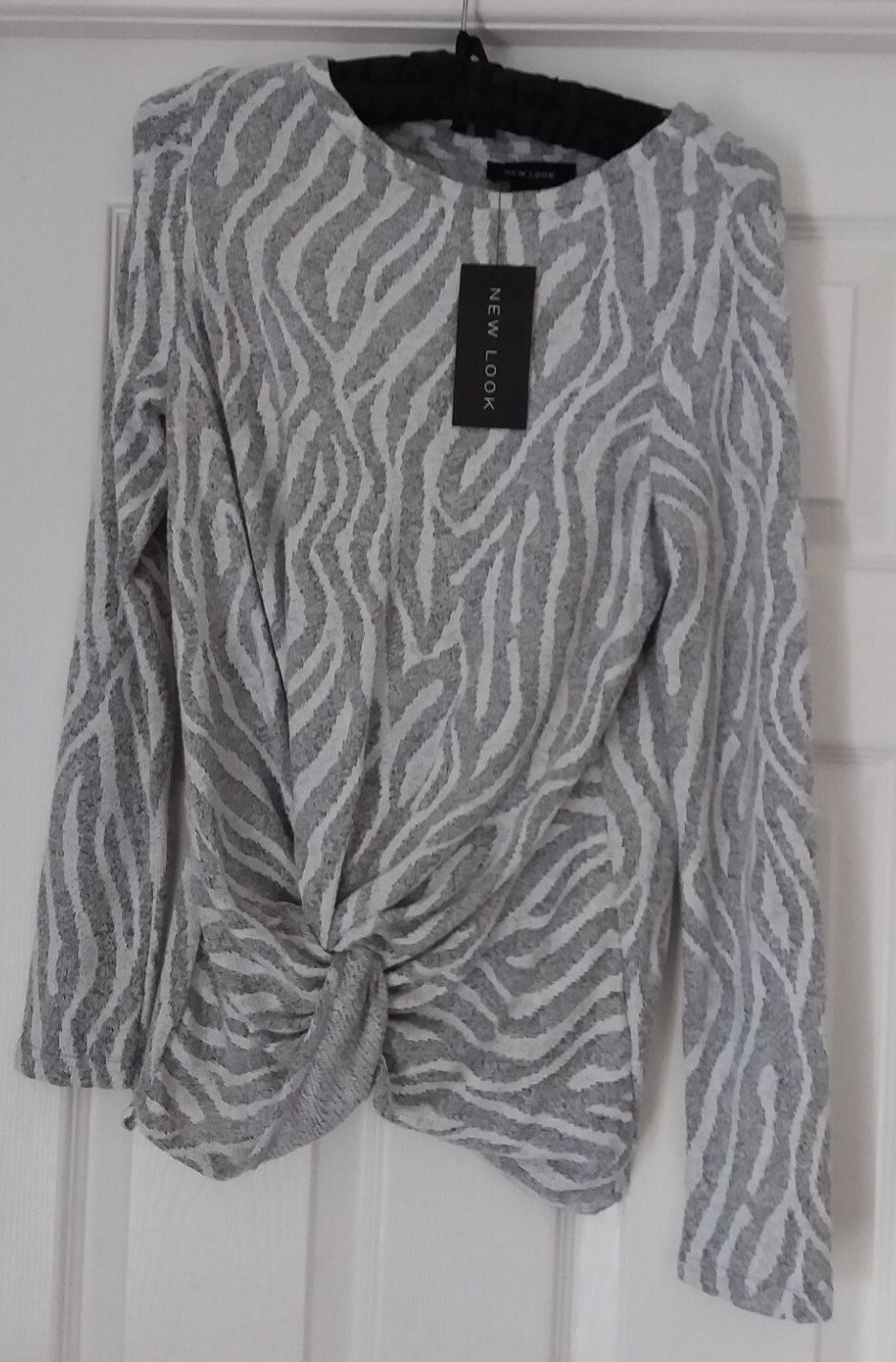 BNWT WOMANS ZEBRA TWIST TOP GREY SIZE 8uk TAGS