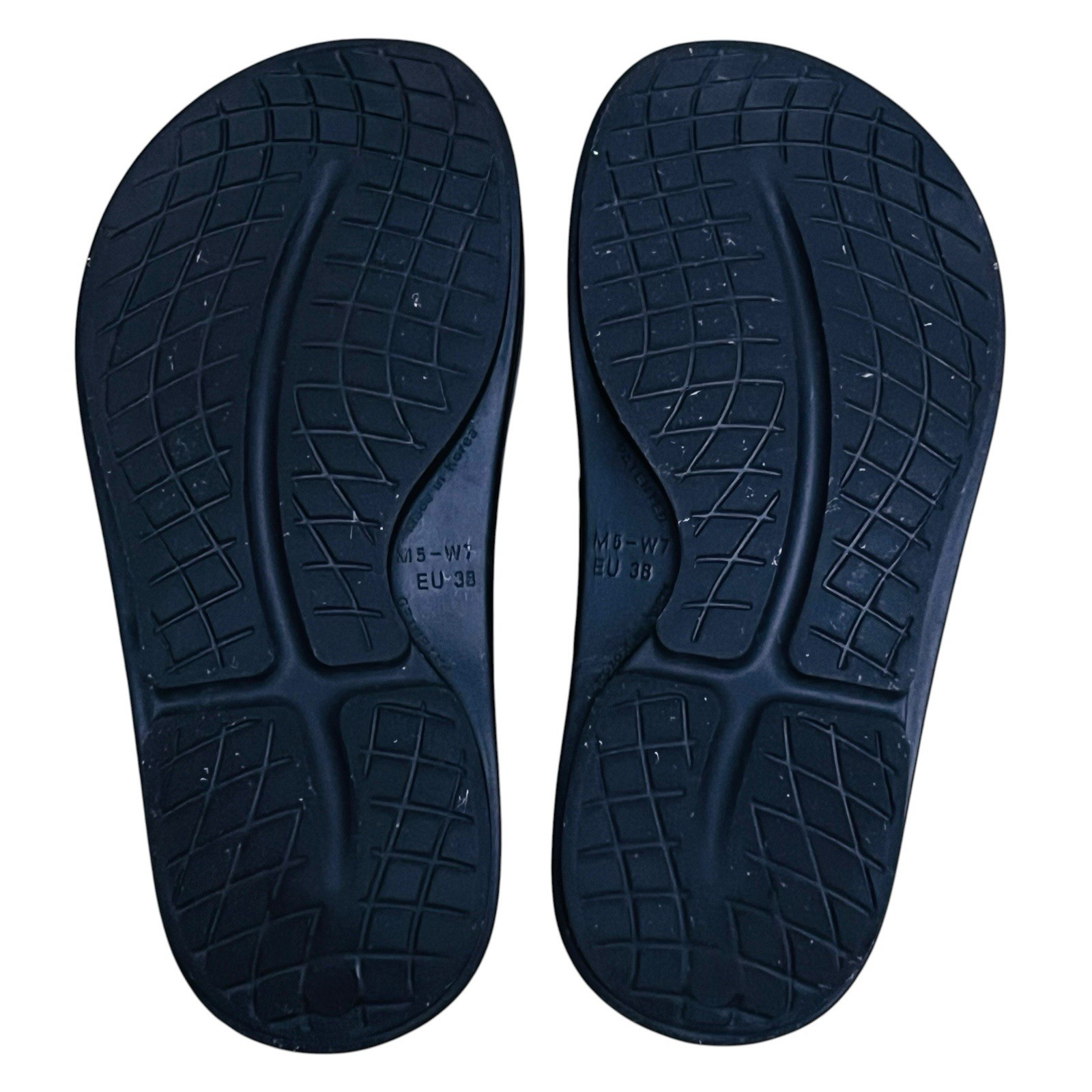 Oofos Oolala Recovery Sandals Womens Sz US 7 Luxe Flip Flop Thong Black