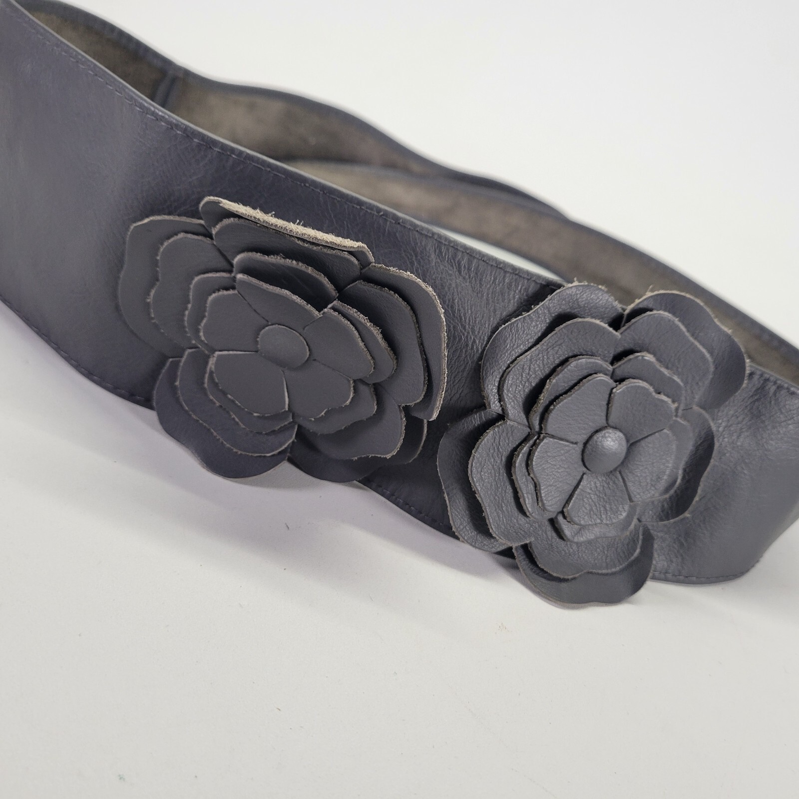 Vintage Leather Belt 28 30 32 34 36 One Size Flower Applique Waist Hip Gray Vtg