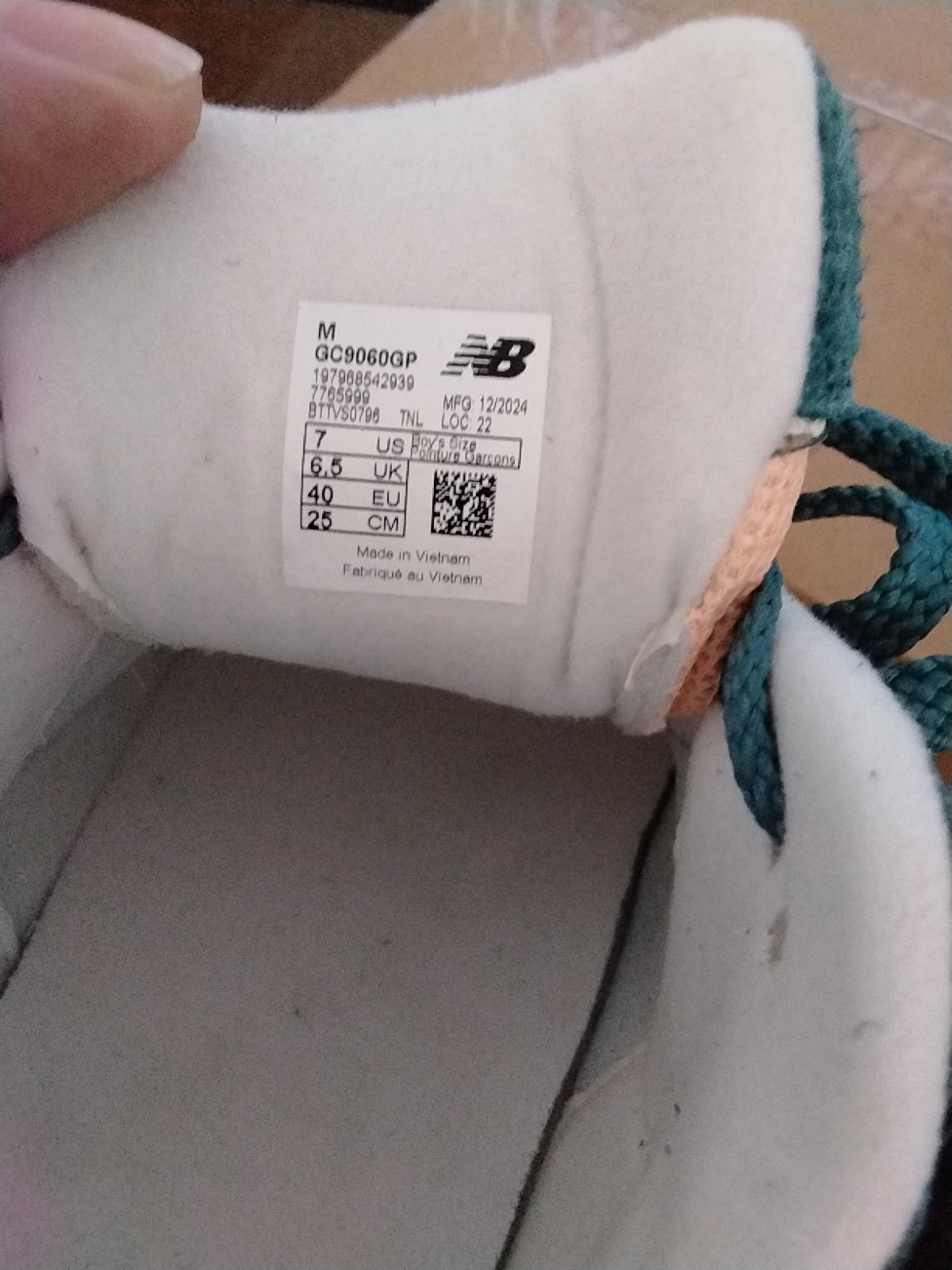 New Balance 9060 New Spruce Peach Blossom GC9060GP Womens MENS Size 7 NWOB