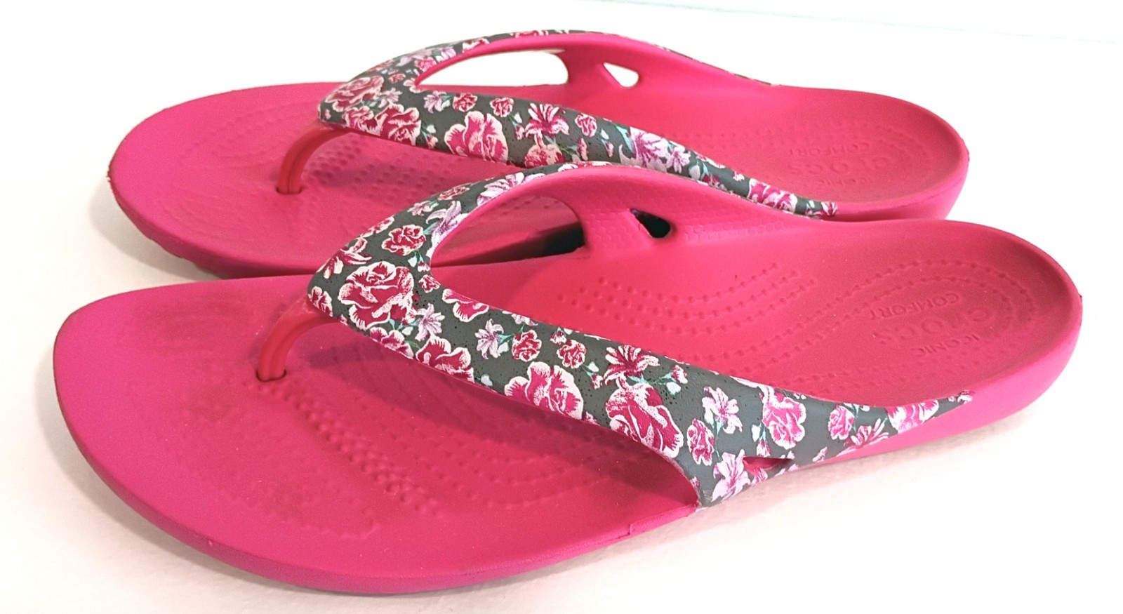 Crocs Women’s Kadee II Sandals flip flops pink with floral print, sz 8