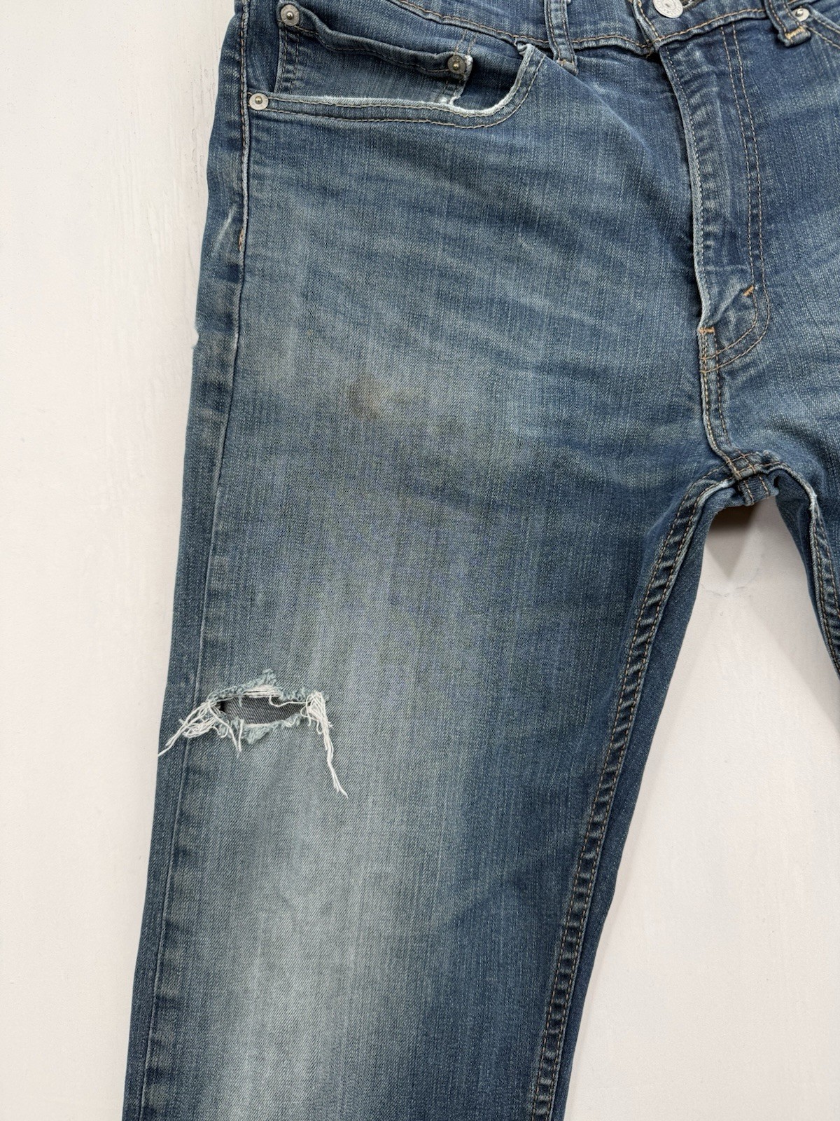 Levi’s 505 Jeans Men’s 34×32 Regular Fit Straight Leg Med Stonewash Zipper Fly