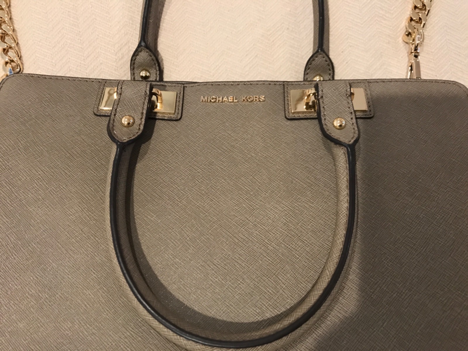 Michael Kors Saffiano Quinn Large Satchel Gold Trim
