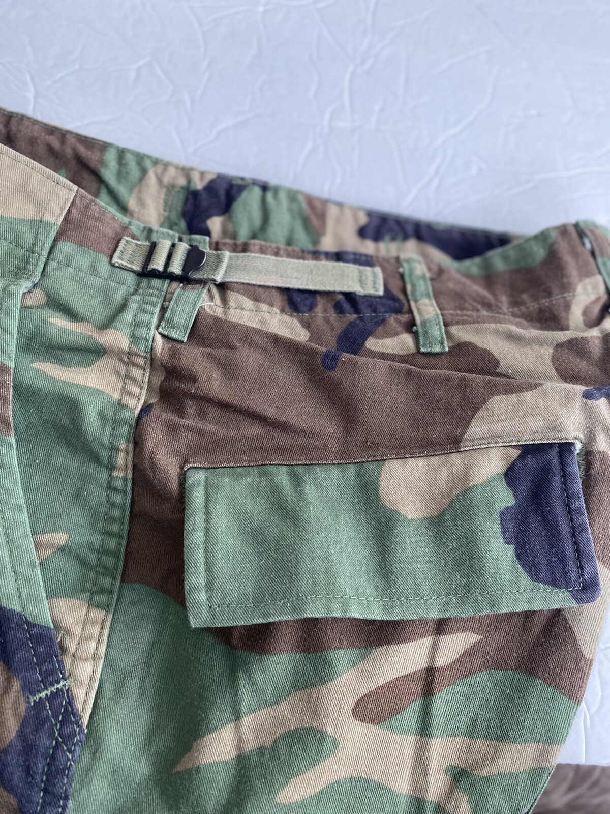 military cargo camo pants mans M heavy weight ,long 42 1/2 in, rise 12 in